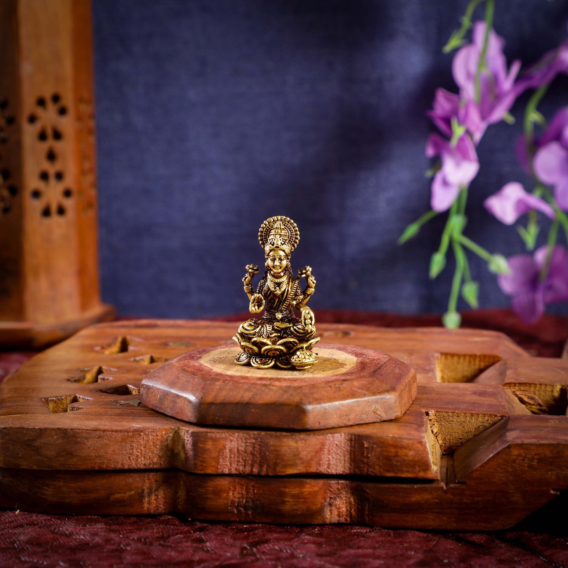 Sri Rudra Lotus L.G Primium (SR 02955) | Swadesiicart