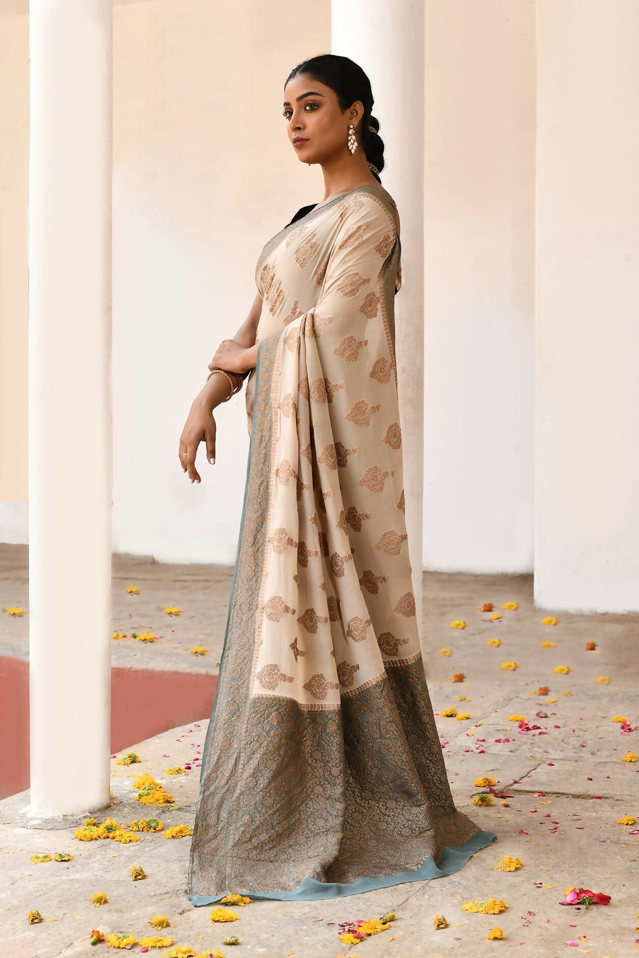 Joban Fashion Ivory Crepe Chiffon Pure Handloom Banarasi Silk Saree | Swadesiicart