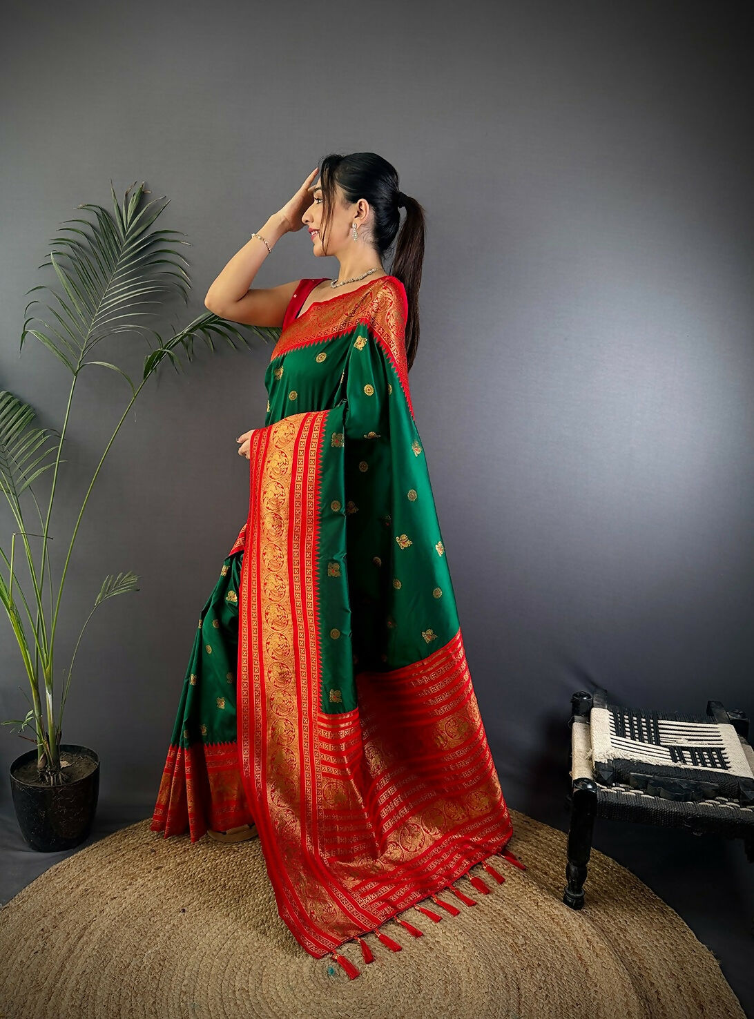 Joban Fashion Banarasi Green Woven Soft Silk Saree | Swadesiicart