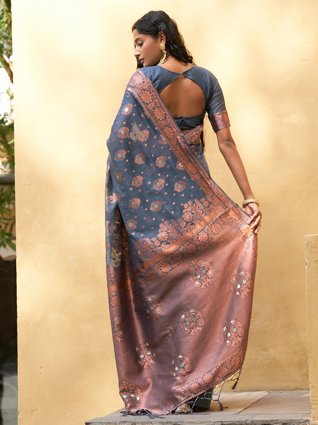 Janasya Dark Grey Chanderi Silk Ethnic Motifs Woven Design Saree | Swadesiicart