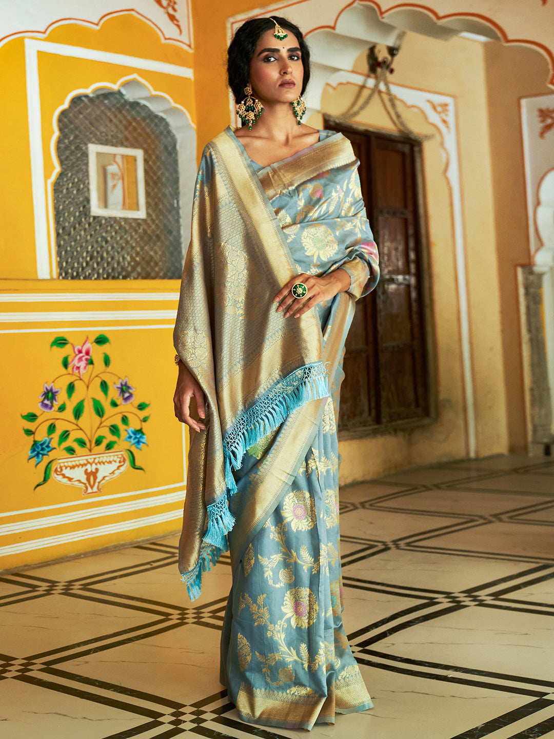 Janasya Grey Banarasi Silk Woven Floral Design Banarasi Saree | Swadesiicart