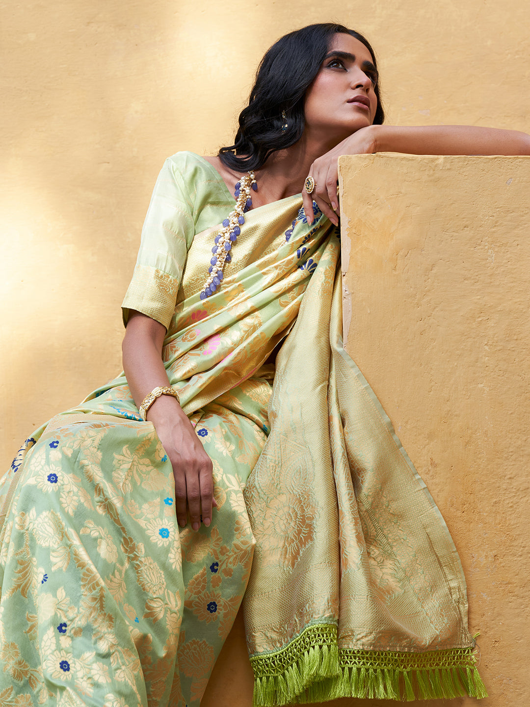 Janasya Light Green Banarasi Silk Woven Floral Design Banarasi Saree | Swadesiicart