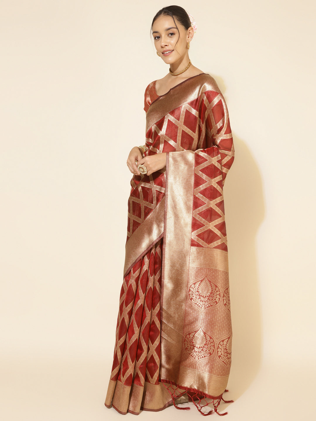Janasya Maroon Organza Floral Saree | Swadesiicart