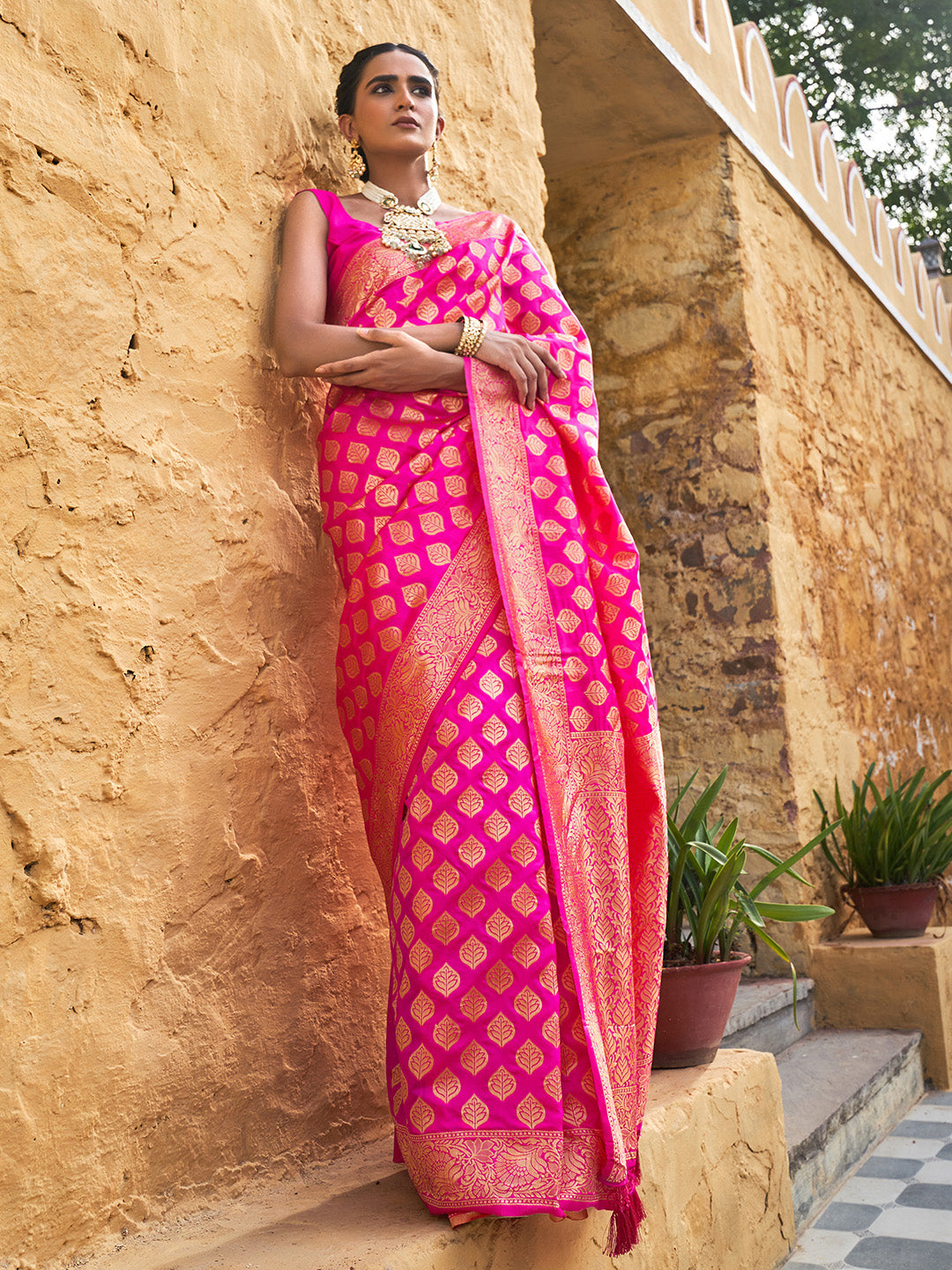 Janasya Rani Pink Banarasi Silk Ethnic Motifs Woven Design Saree | Swadesiicart