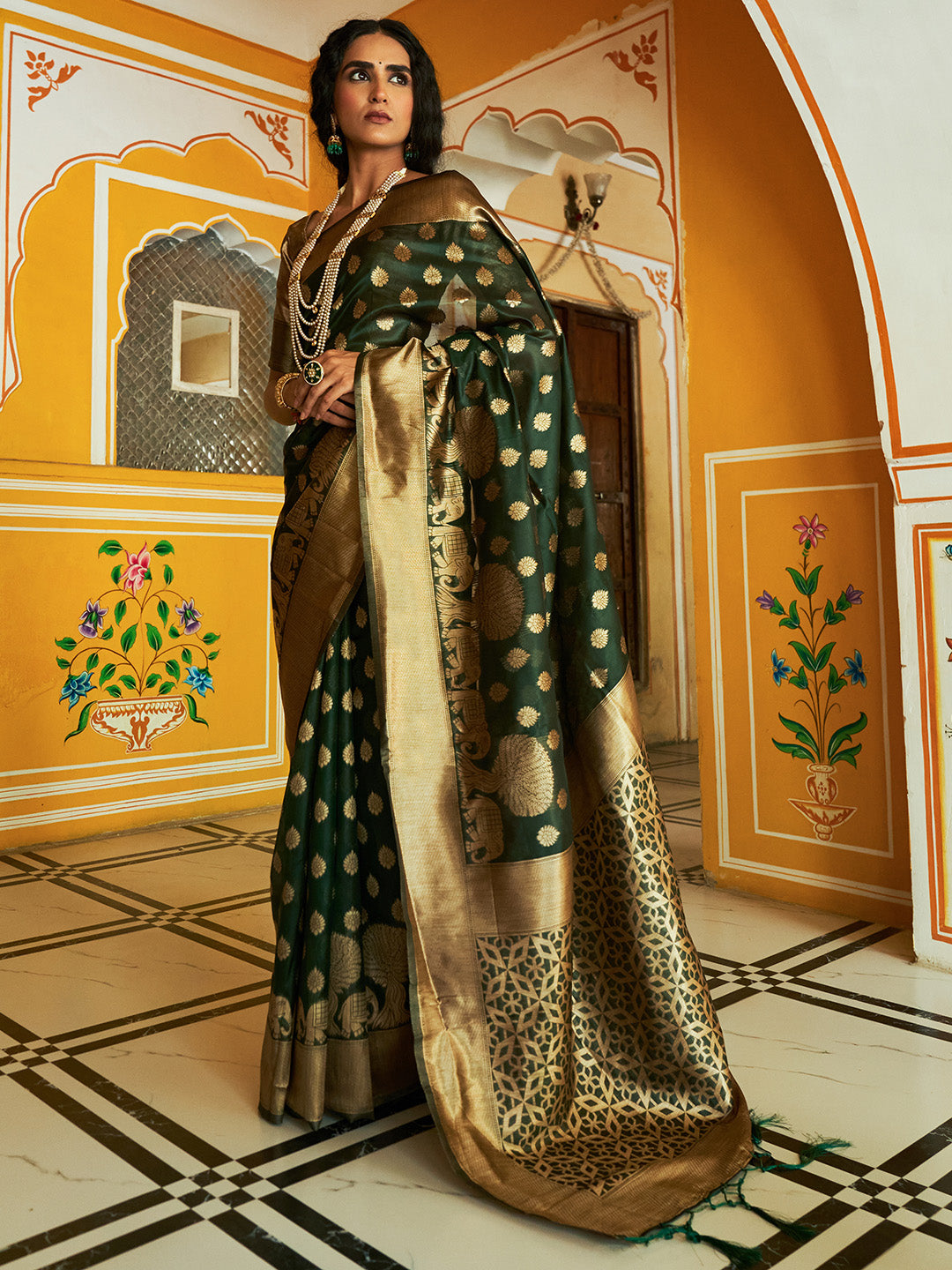 Janasya Dark Green Organza Woven Ethnic Motifs Kanjeevaram Saree | Swadesiicart