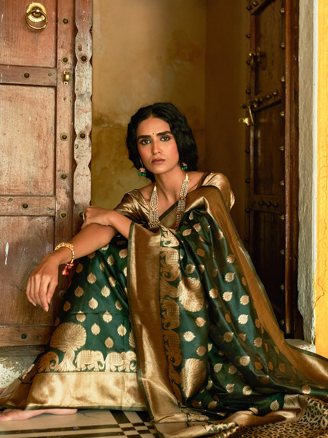 Janasya Dark Green Organza Woven Ethnic Motifs Kanjeevaram Saree | Swadesiicart