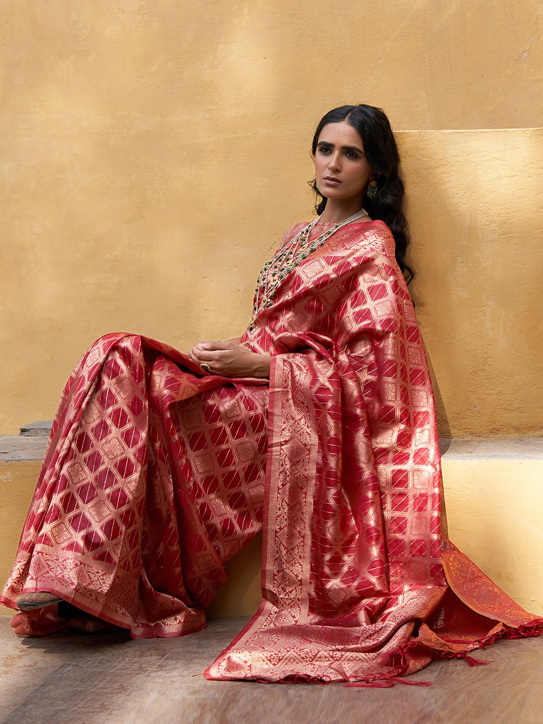 Janasya Red Organza Woven Ethnic Motifs Kanjeevaram Saree | Swadesiicart