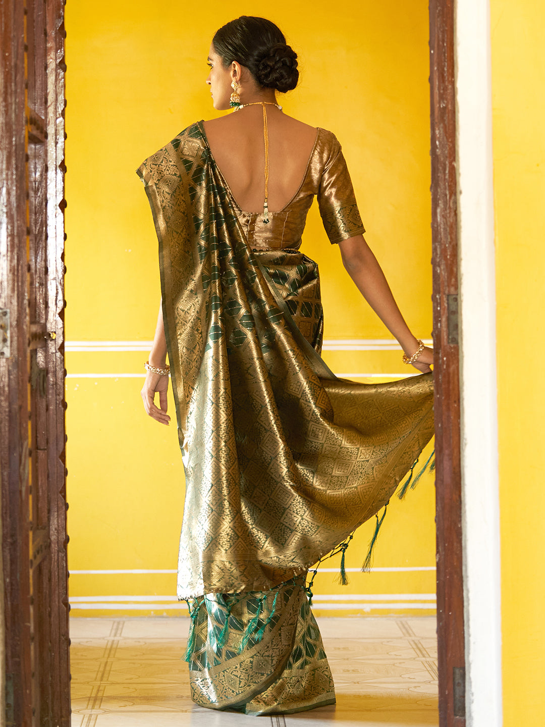 Janasya Dark Green Organza Woven Ethnic Motifs Kanjeevaram Saree | Swadesiicart
