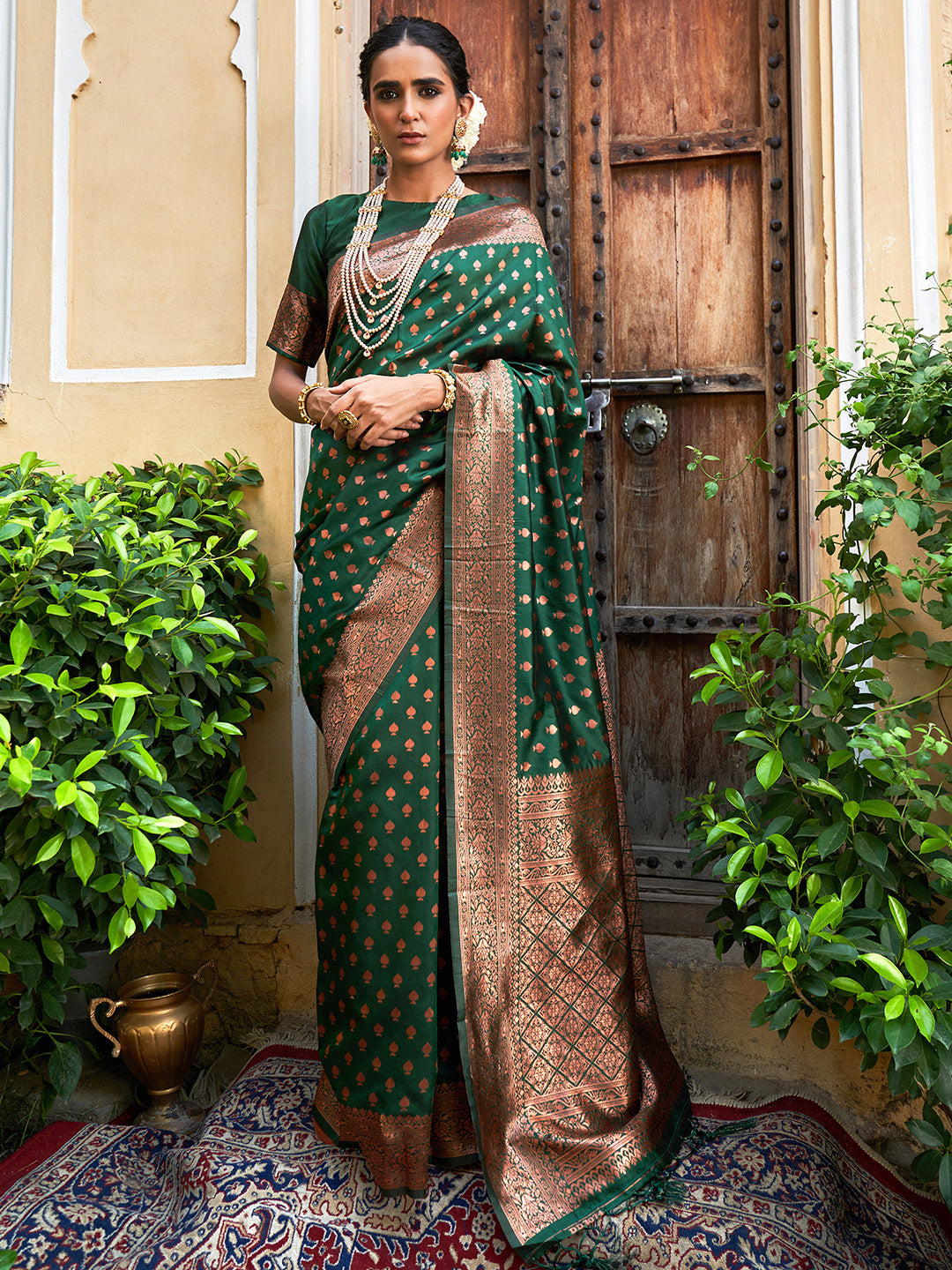 Janasya Green Banarasi Silk Ethnic Motifs Woven Design Saree | Swadesiicart