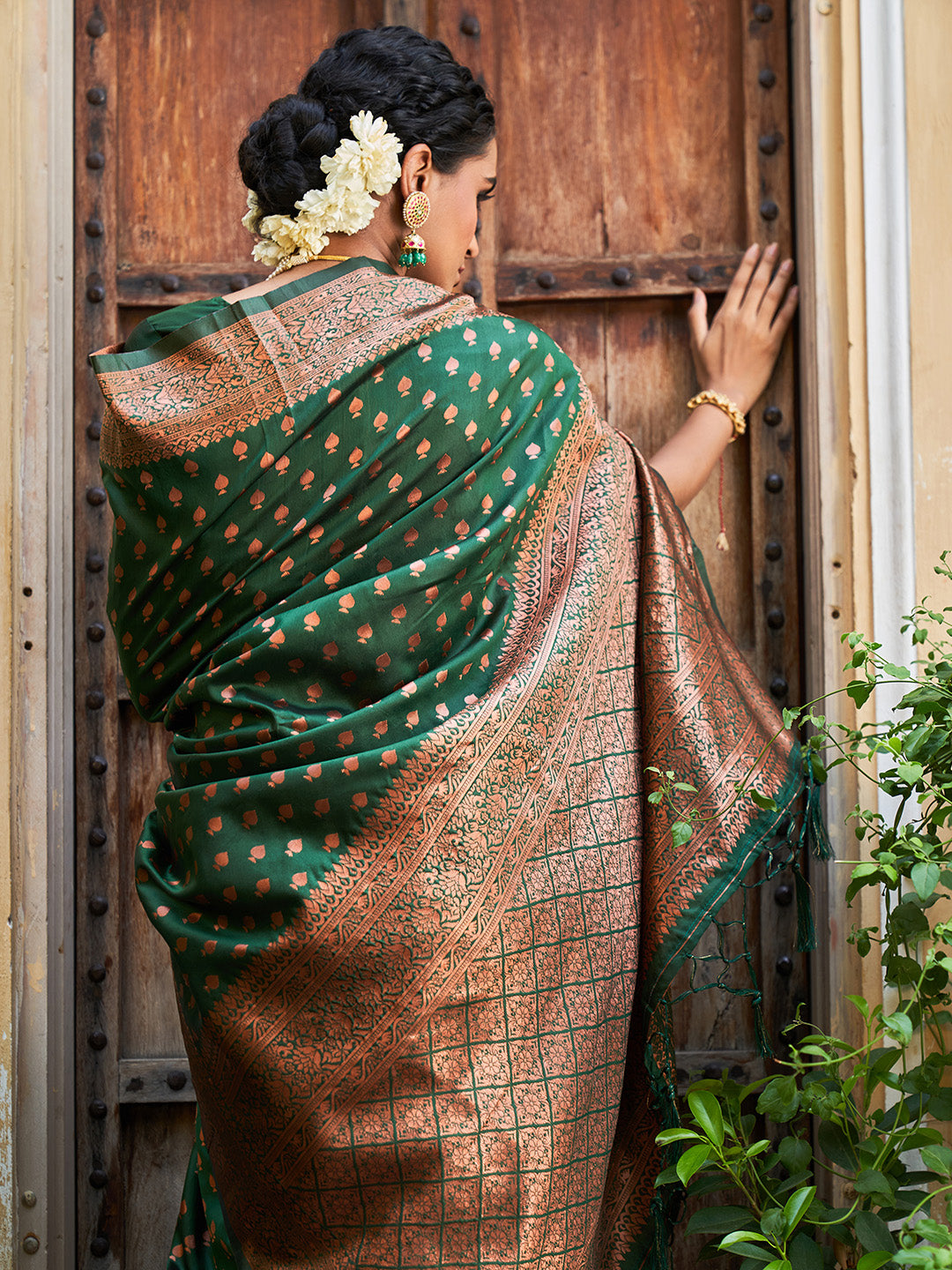 Janasya Green Banarasi Silk Ethnic Motifs Woven Design Saree | Swadesiicart
