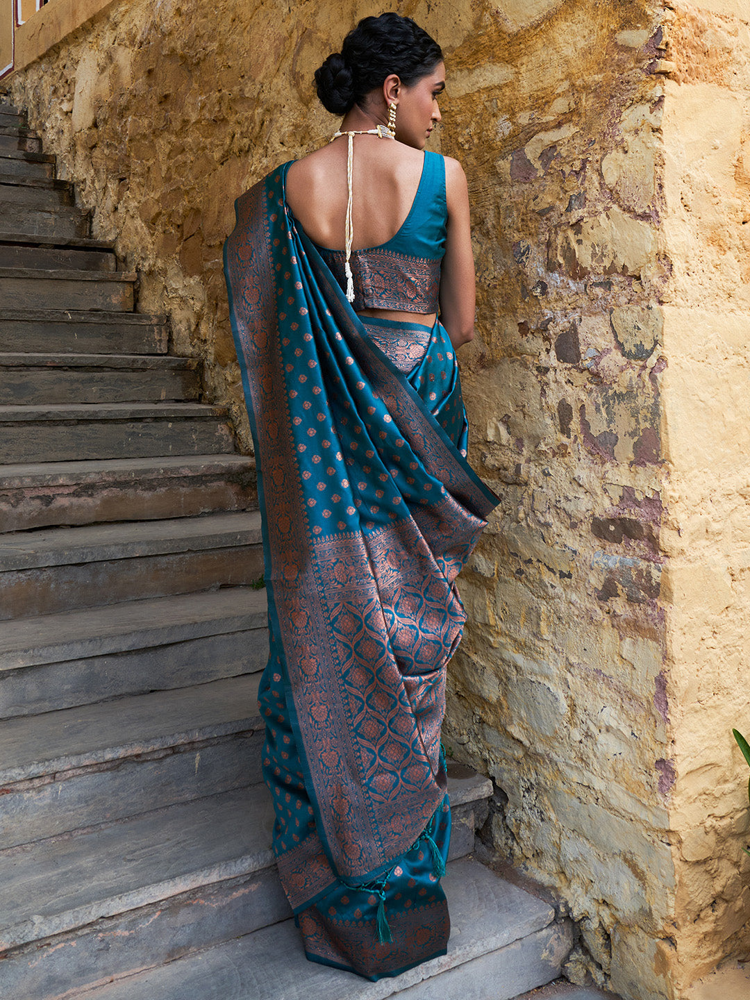 Janasya Green Banarasi Silk Ethnic Motifs Woven Design Saree | Swadesiicart