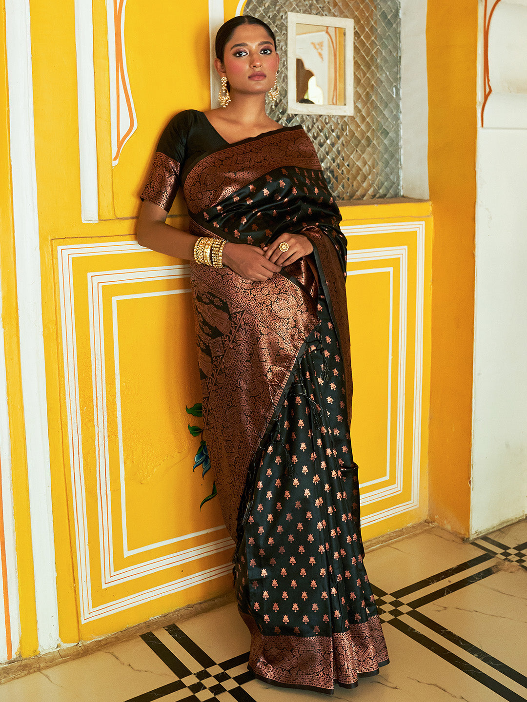 Janasya Black Banarasi Silk Ethnic Motifs Woven Design Saree | Swadesiicart