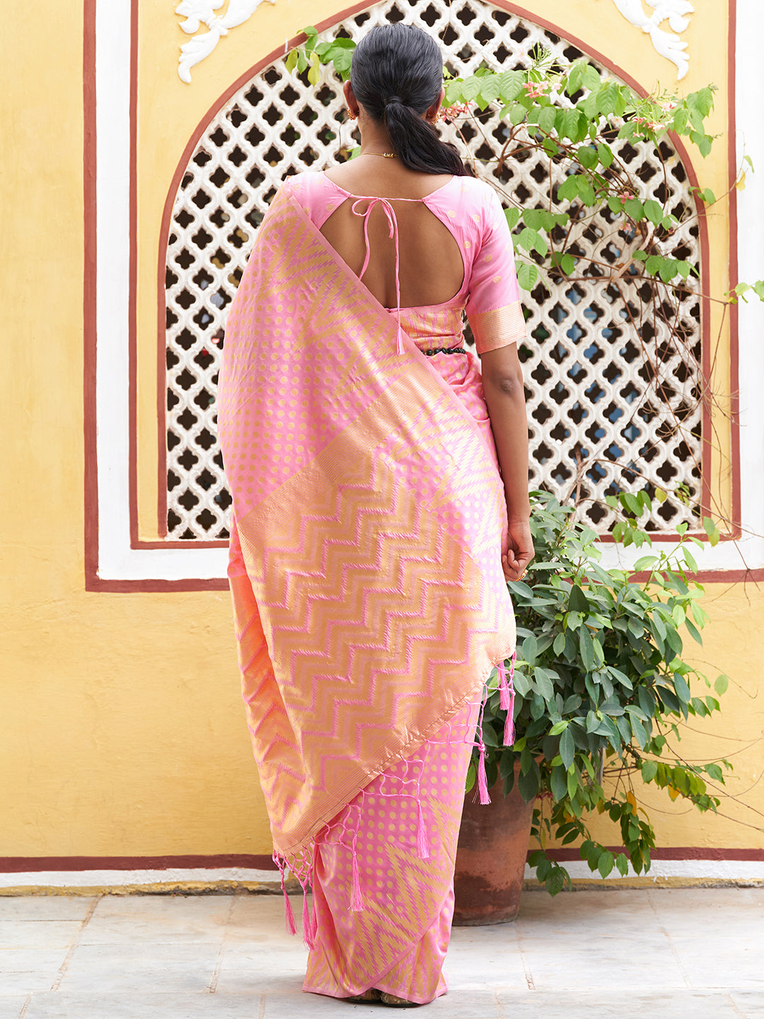 Janasya Pink Silk Blend Woven Polka Woven Design Saree | Swadesiicart