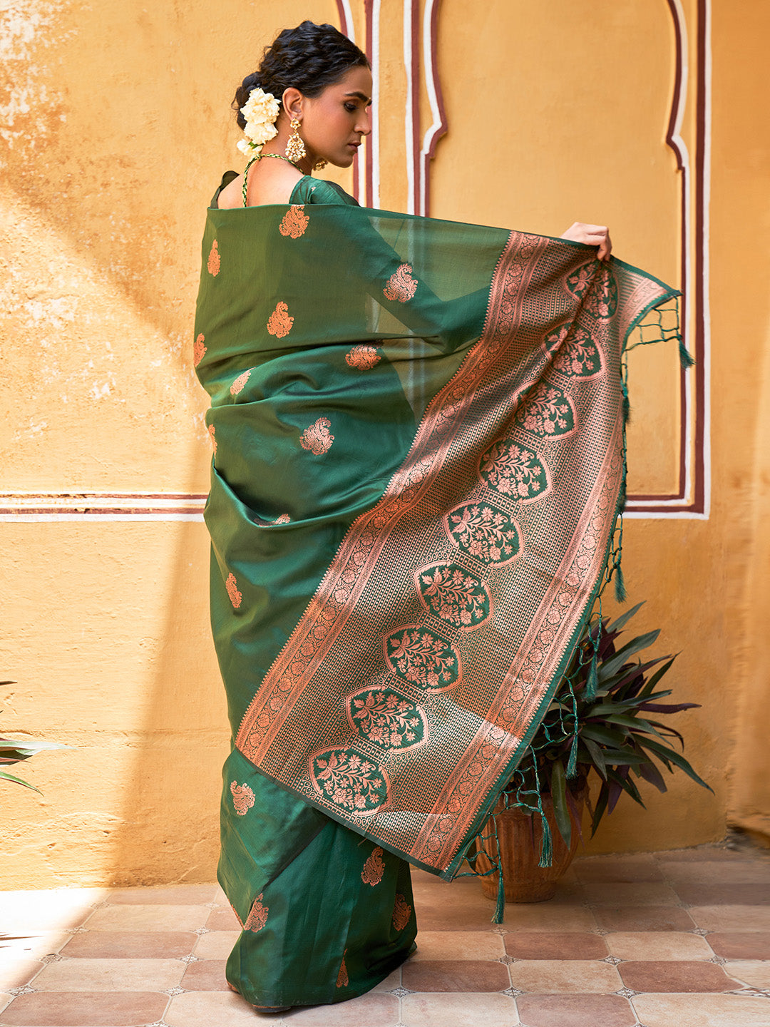 Janasya Green Kanjeevaram Silk Woven Ethnic Motifs Kanjeevaram Silk Saree | Swadesiicart