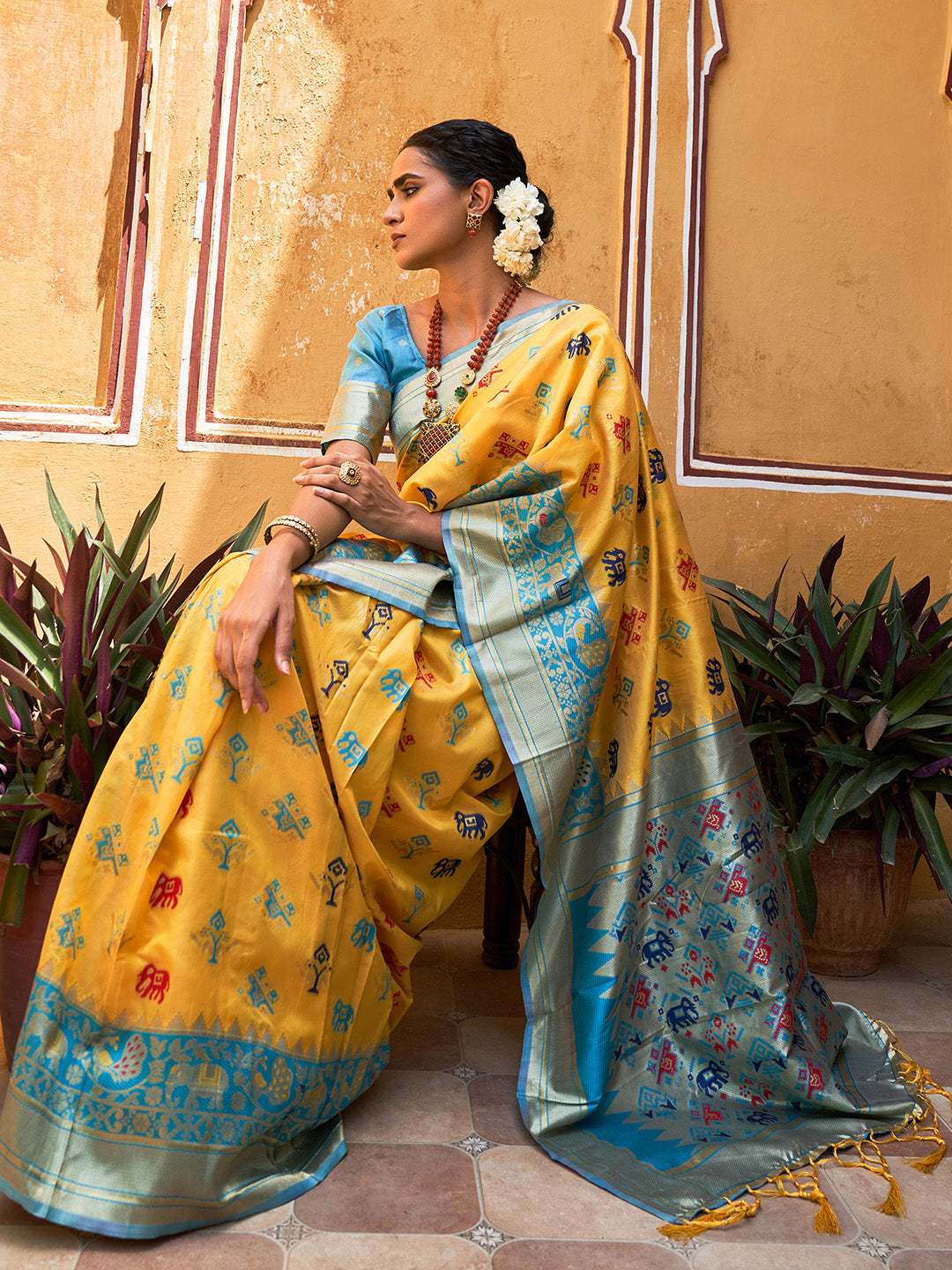 Janasya Yellow Cotton Silk Woven Ethnic Motifs Patola Saree | Swadesiicart