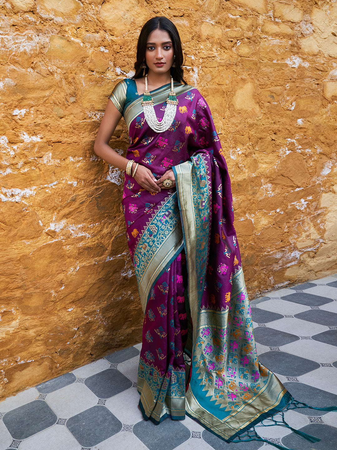 Janasya Wine Cotton Silk Woven Ethnic Motifs Patola Saree | Swadesiicart