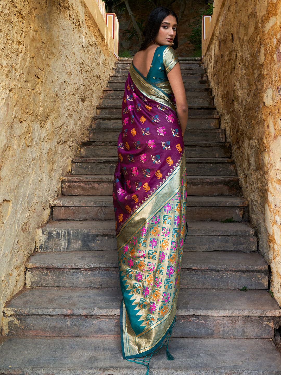 Janasya Wine Cotton Silk Woven Ethnic Motifs Patola Saree | Swadesiicart