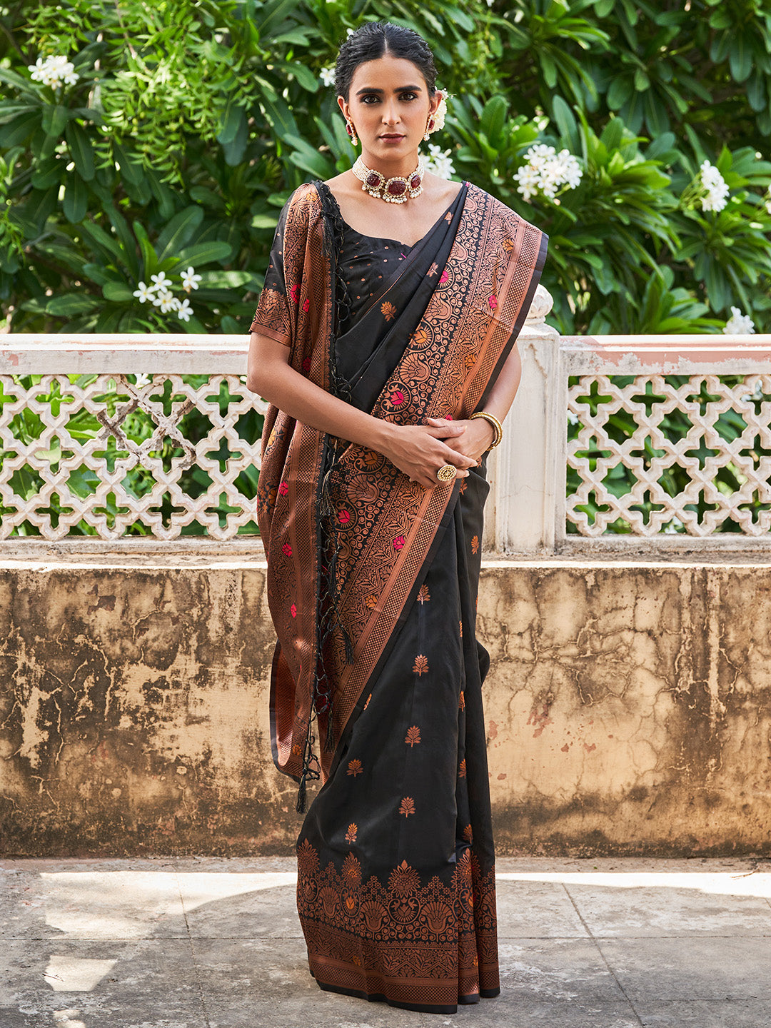 Janasya Black Banarasi Silk Woven Floral Design Banarasi Silk Saree | Swadesiicart