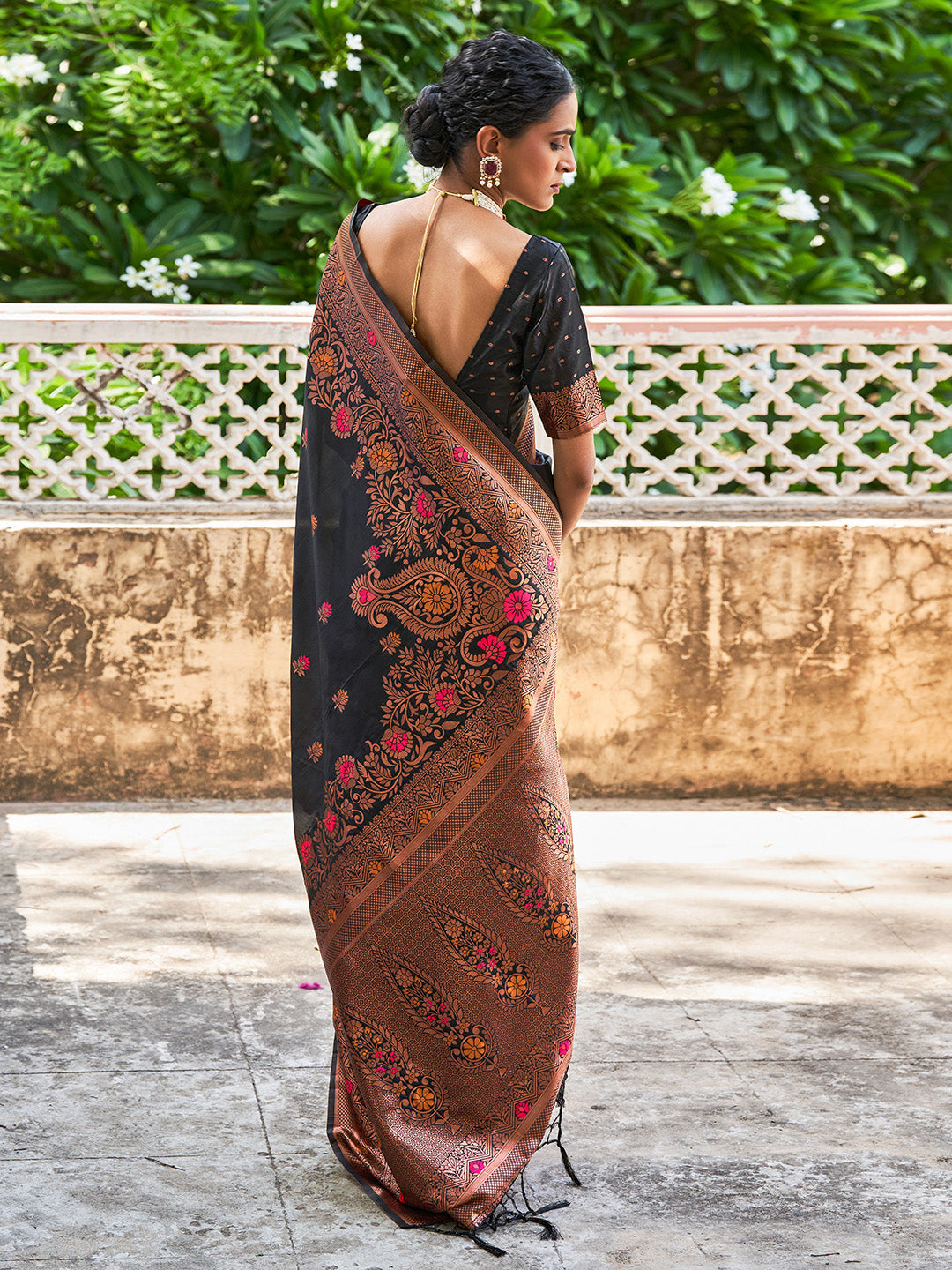 Janasya Black Banarasi Silk Woven Floral Design Banarasi Silk Saree | Swadesiicart