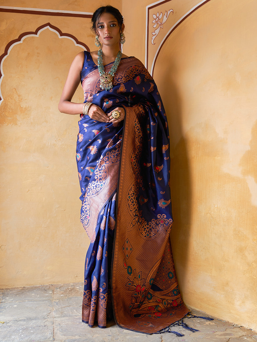 Janasya Navy Blue Banarasi Silk Woven Dual Tone Floral Design Banarasi Silk Saree | Swadesiicart