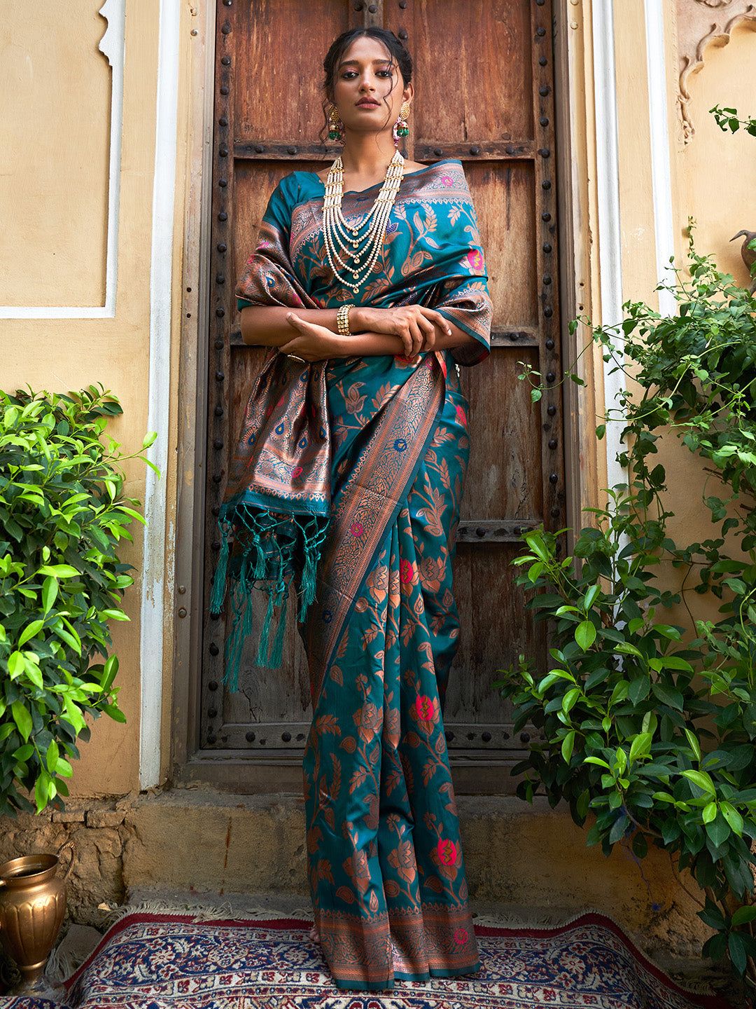 Janasya Teal Green Banarasi Silk Woven Dual Tone Floral Design Banarasi Silk Saree | Swadesiicart