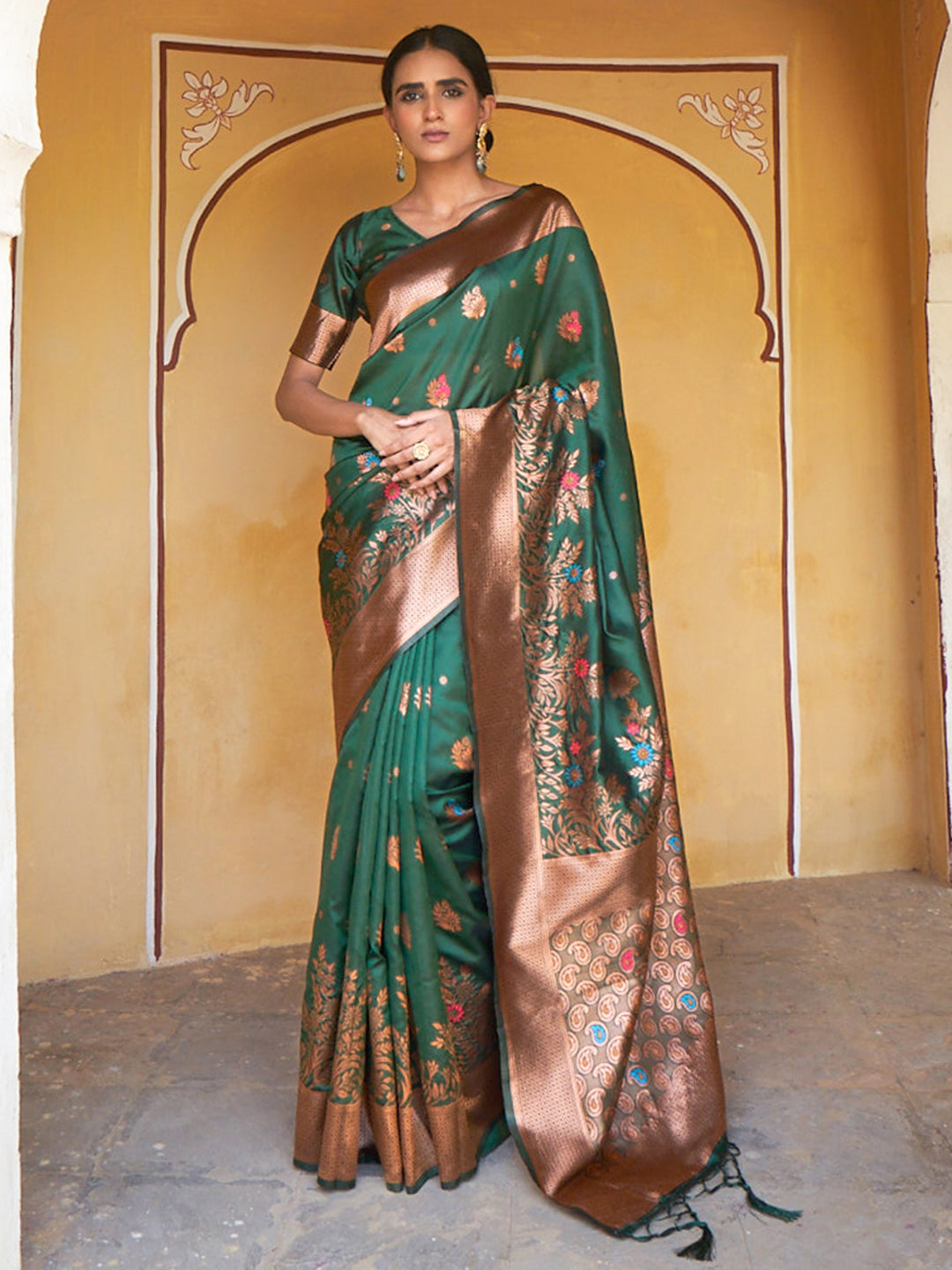 Janasya Green Banarasi Silk Woven Dual Tone Floral Design Banarasi Silk Saree | Swadesiicart