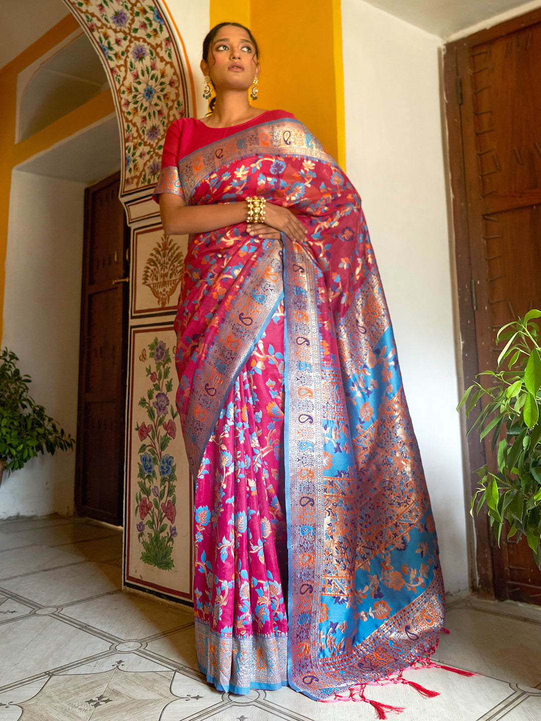 Janasya Pink Chanderi Silk Pashmina Woven Design Saree | Swadesiicart