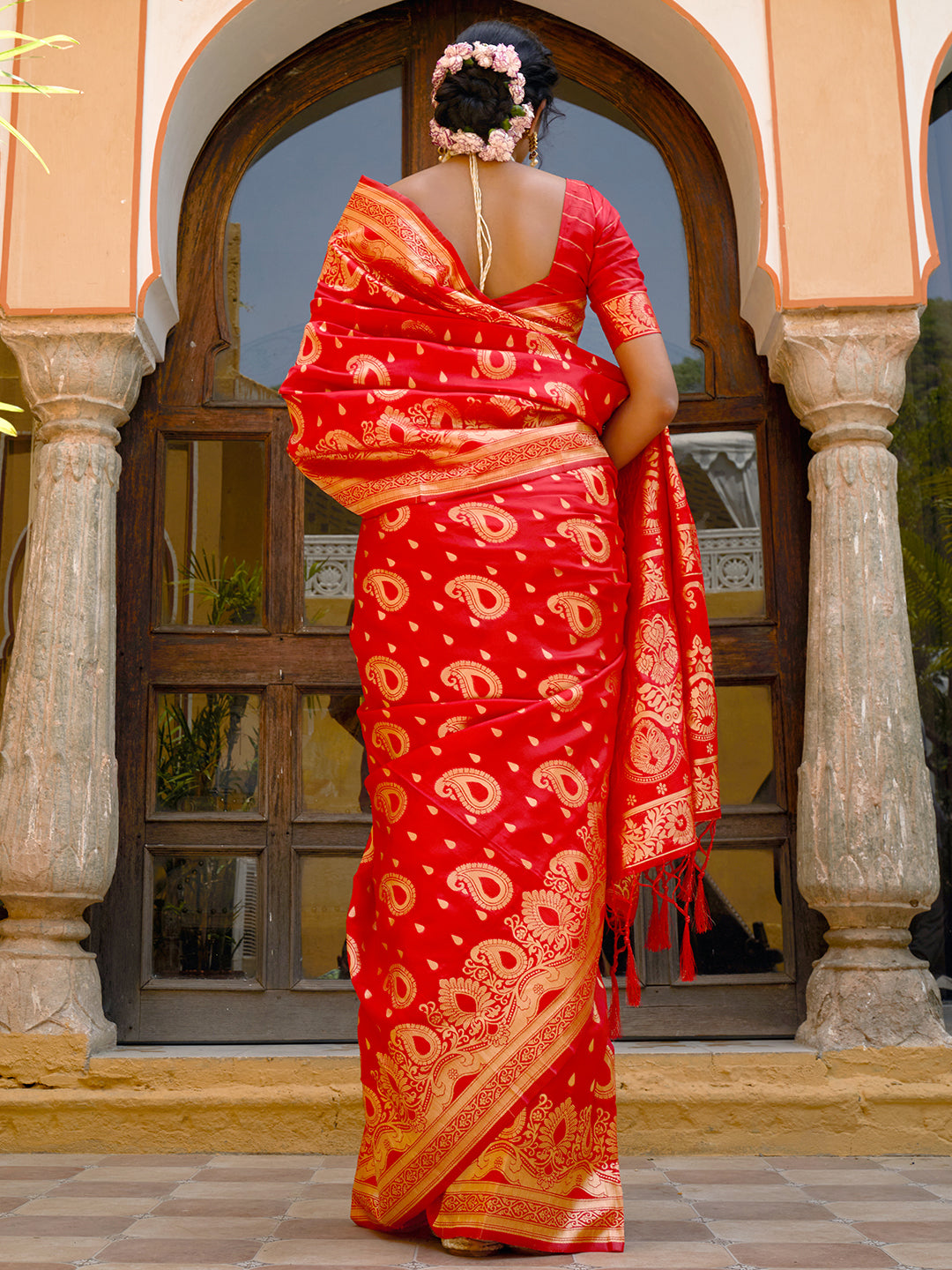Janasya Red Banarasi Silk Paisley Woven Design Saree | Swadesiicart