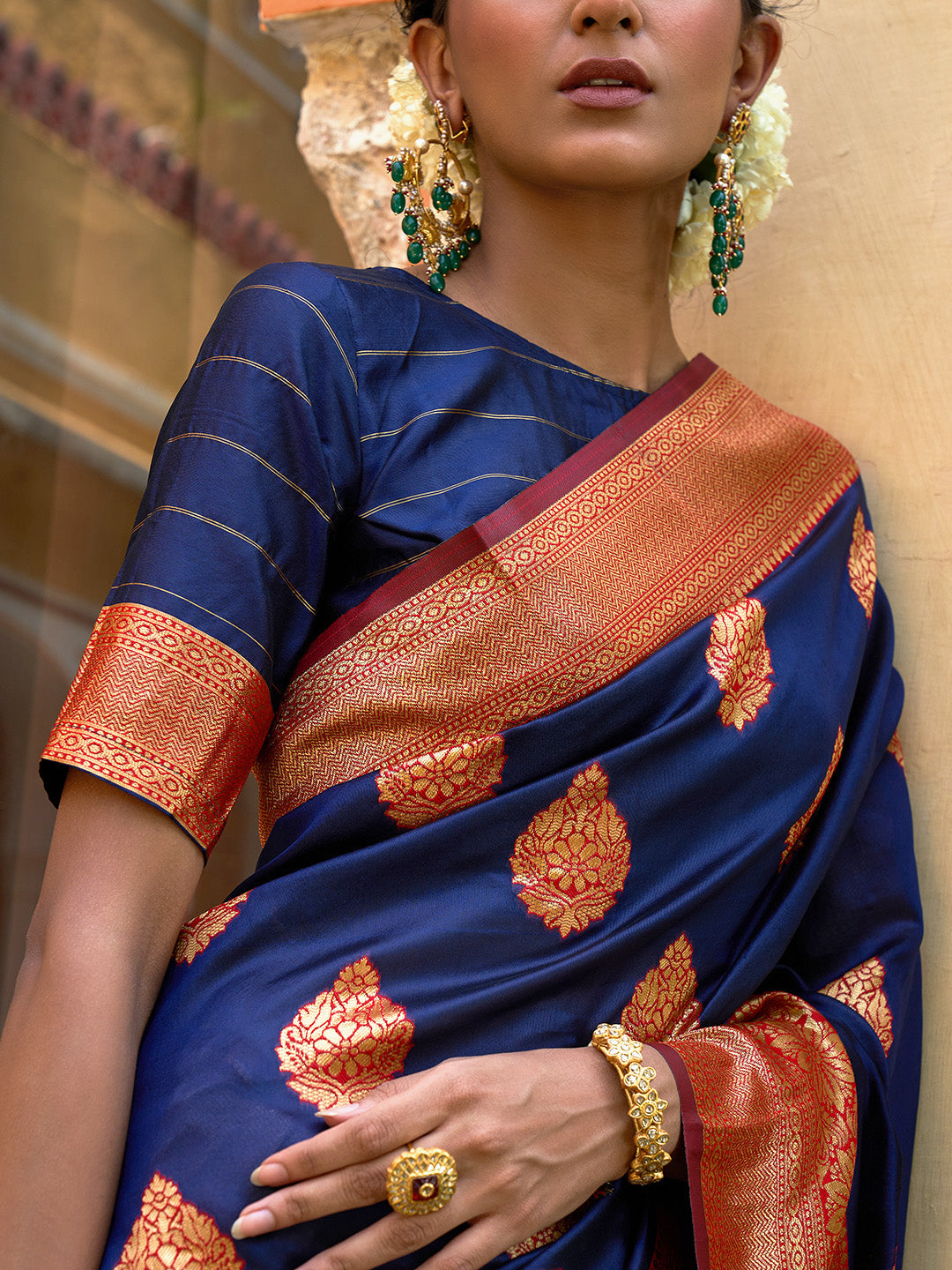 Janasya Navy Blue Silk Blend Woven Ethnic Motifs Woven Design Saree | Swadesiicart