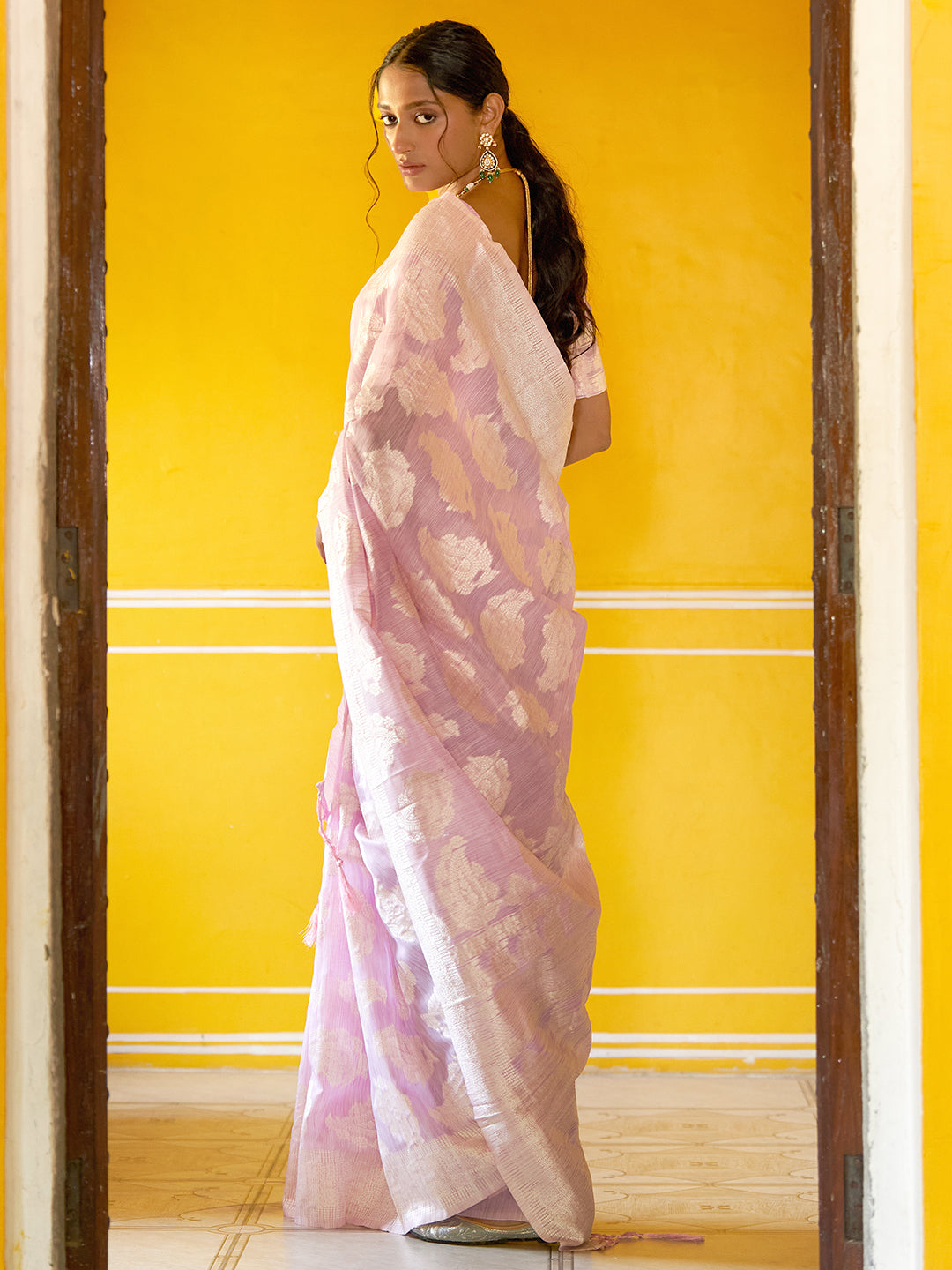 Janasya Lavender Linen Cotton Woven Paisley Woven Design Saree | Swadesiicart