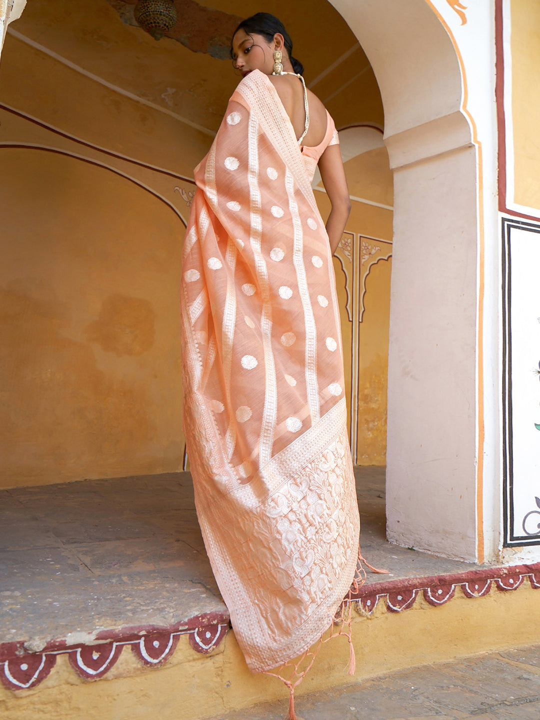 Janasya Peach Linen Cotton Leheriya Woven Design Saree | Swadesiicart