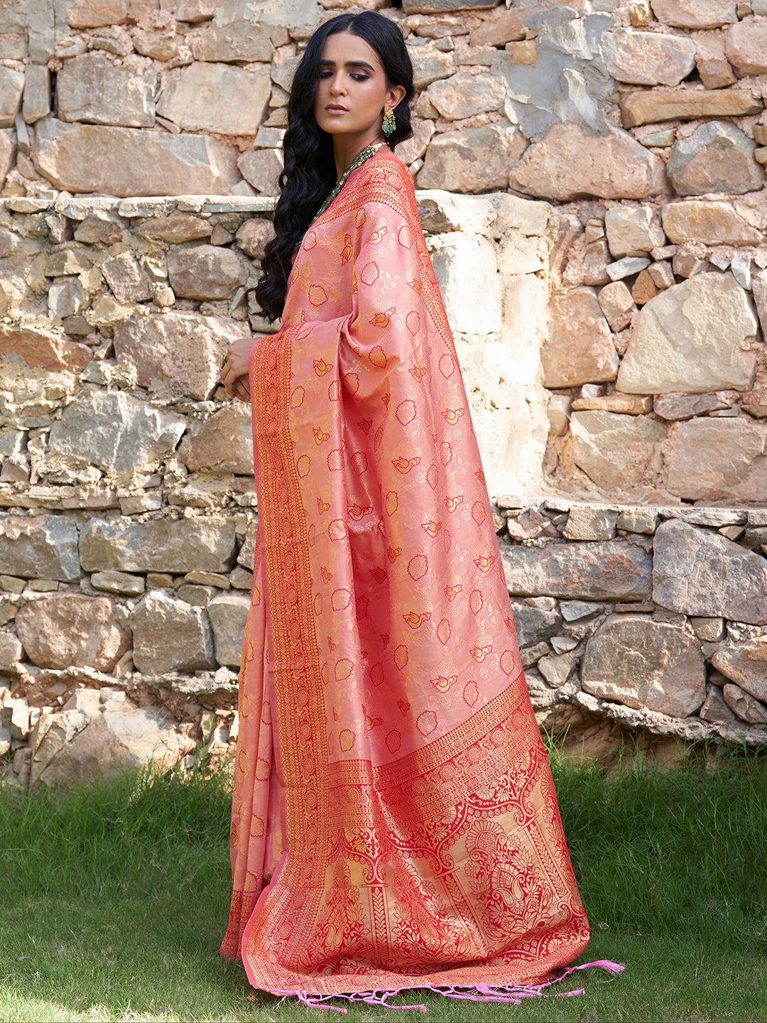 Janasya Peach Banarasi Silk Woven Dual Tone Floral Design Banarasi Silk Saree | Swadesiicart