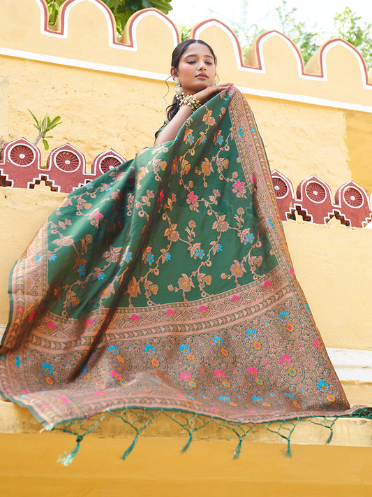 Janasya Green Banarasi Silk Woven Dual Tone Floral Design Banarasi Silk Saree | Swadesiicart
