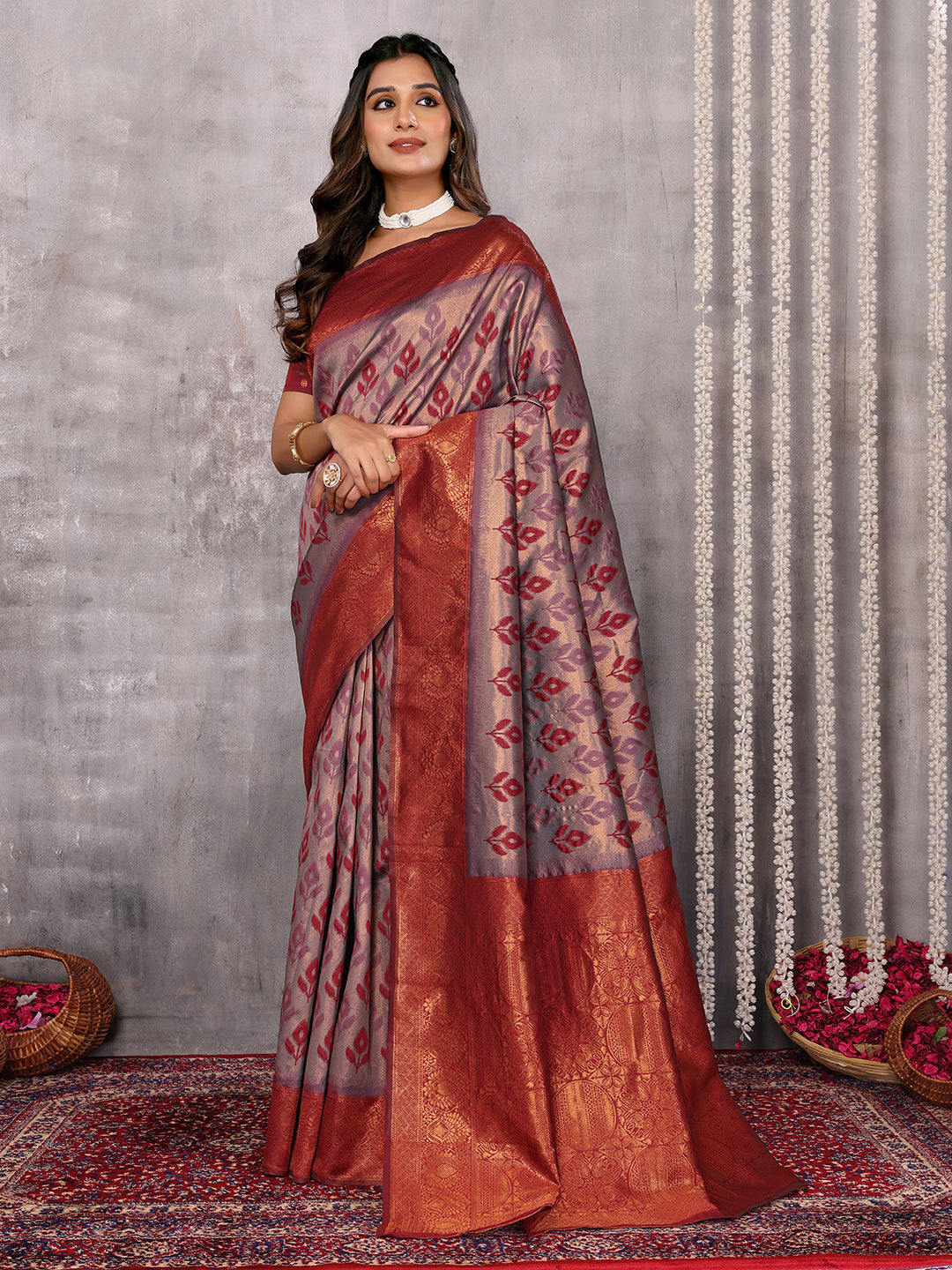 Janasya Grey & Maroon Silk Blend Ethnic Motifs Kanjivaram Saree | Swadesiicart