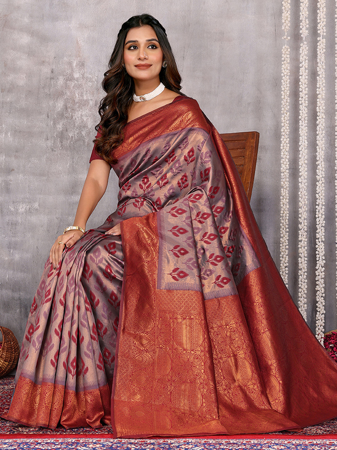 Janasya Grey & Maroon Silk Blend Ethnic Motifs Kanjivaram Saree | Swadesiicart