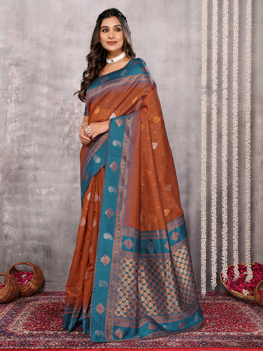 Janasya Rust Cotton Linen Paisley Kanjivaram Saree | Swadesiicart