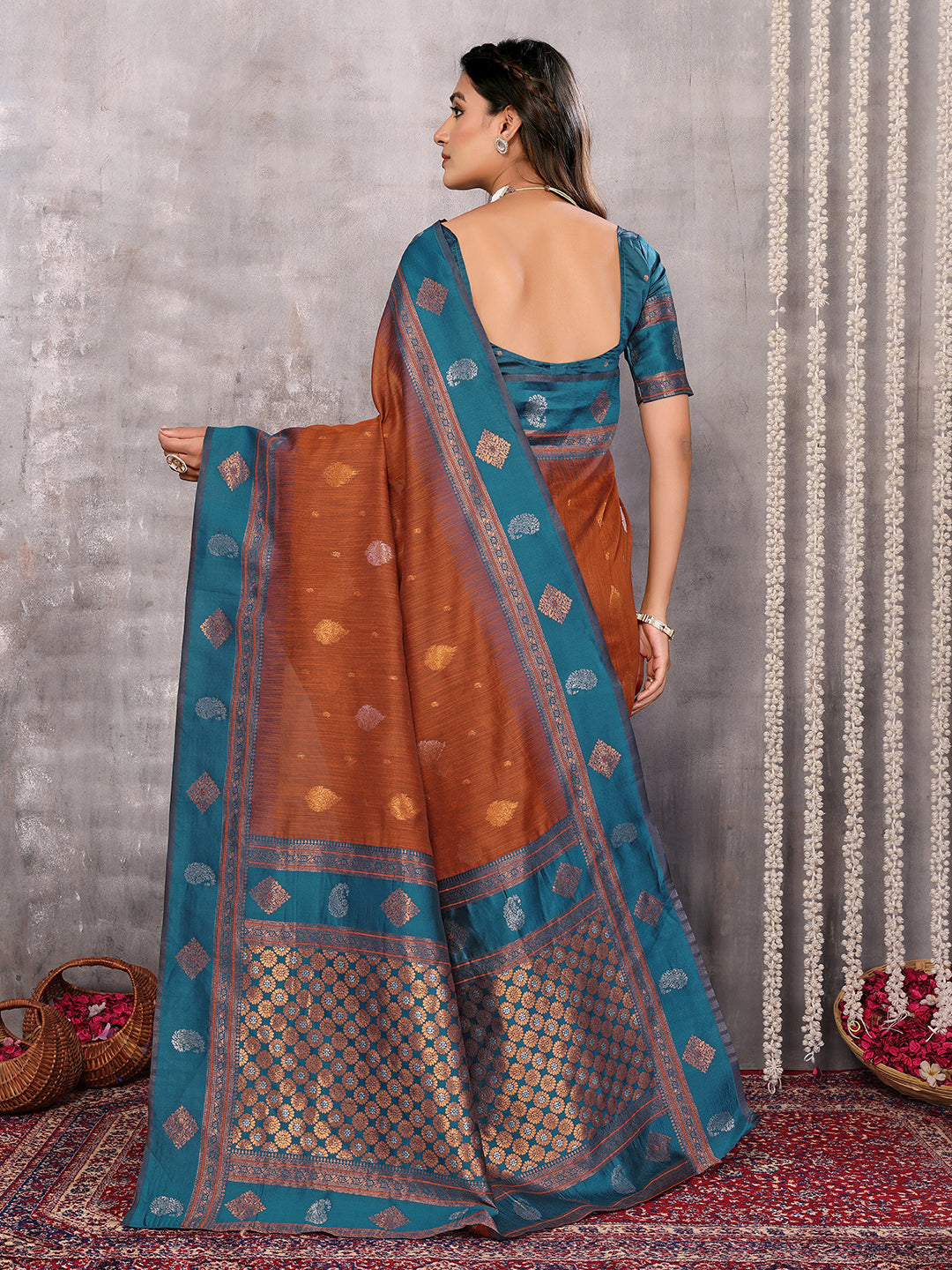 Janasya Rust Cotton Linen Paisley Kanjivaram Saree | Swadesiicart