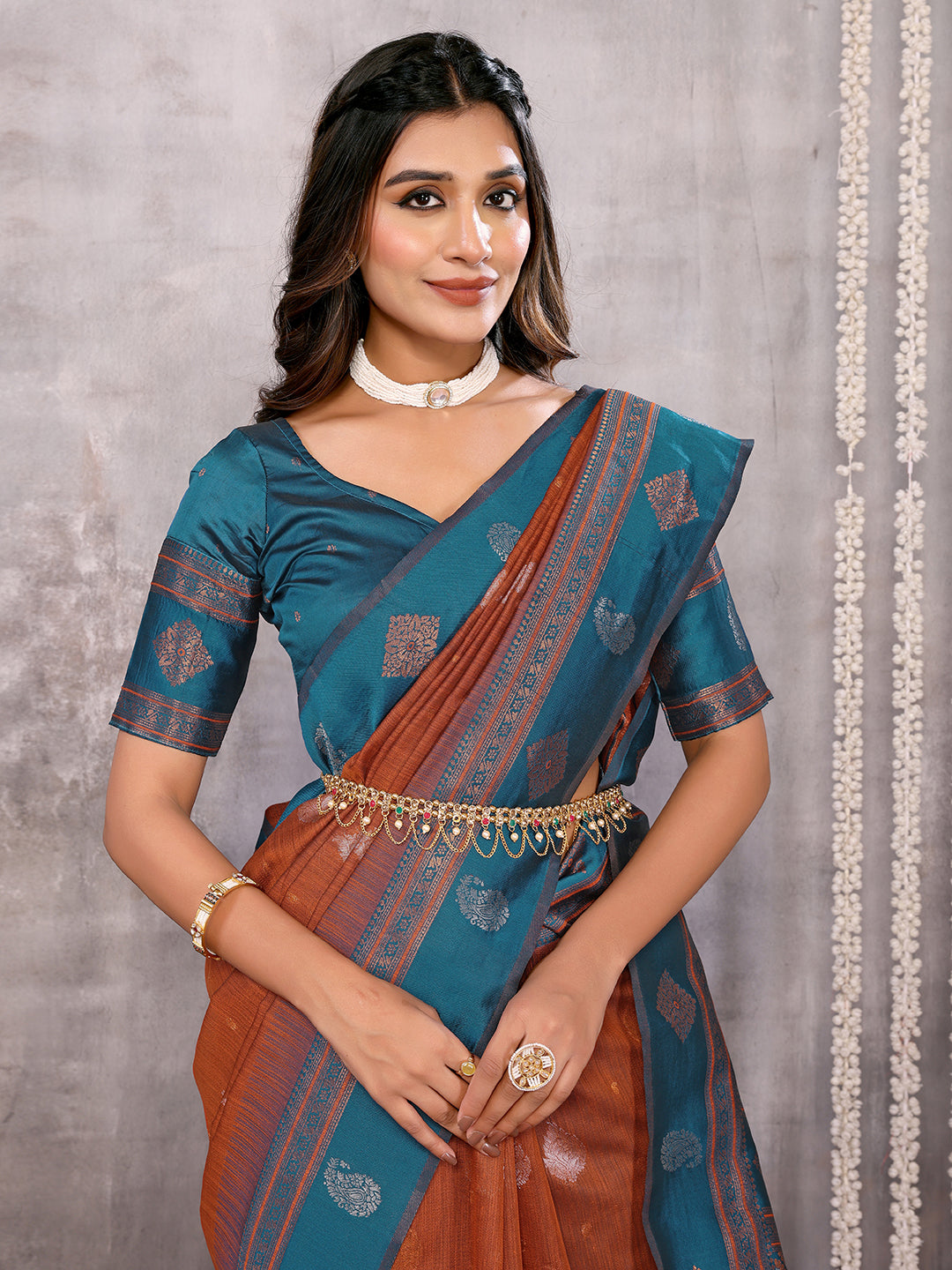 Janasya Rust Cotton Linen Paisley Kanjivaram Saree | Swadesiicart