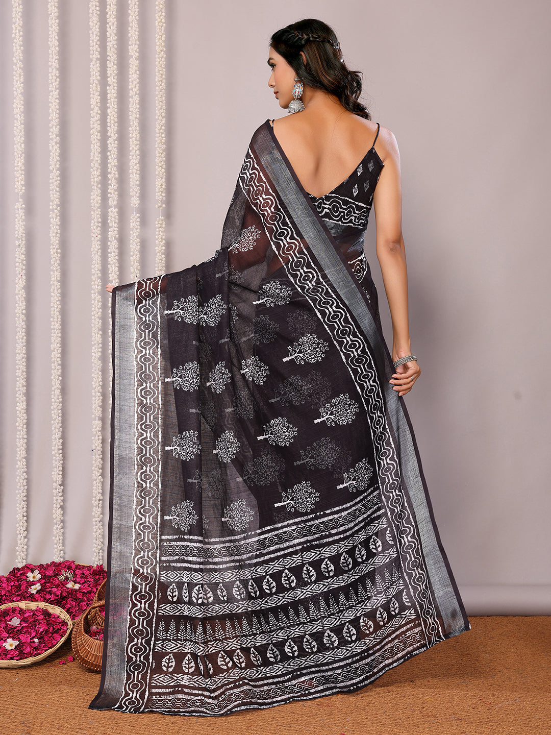 Janasya Black Cotton Linen Floral Printed Saree | Swadesiicart