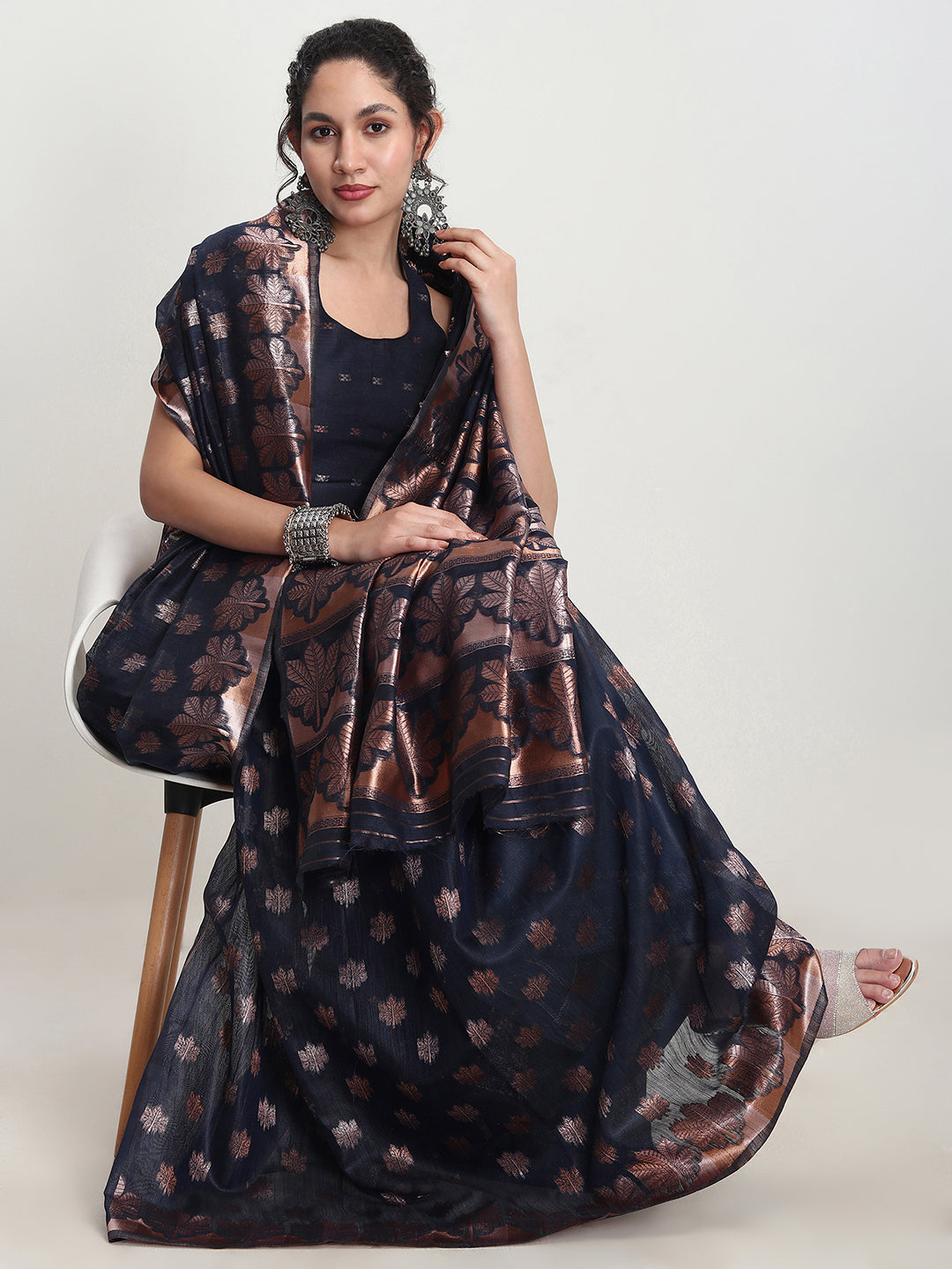 Janasya Indigo Linen Blend Floral Jacquard Saree | Swadesiicart