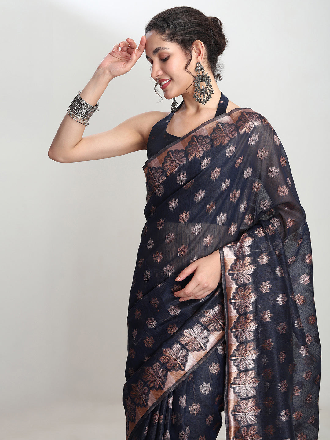 Janasya Indigo Linen Blend Floral Jacquard Saree | Swadesiicart