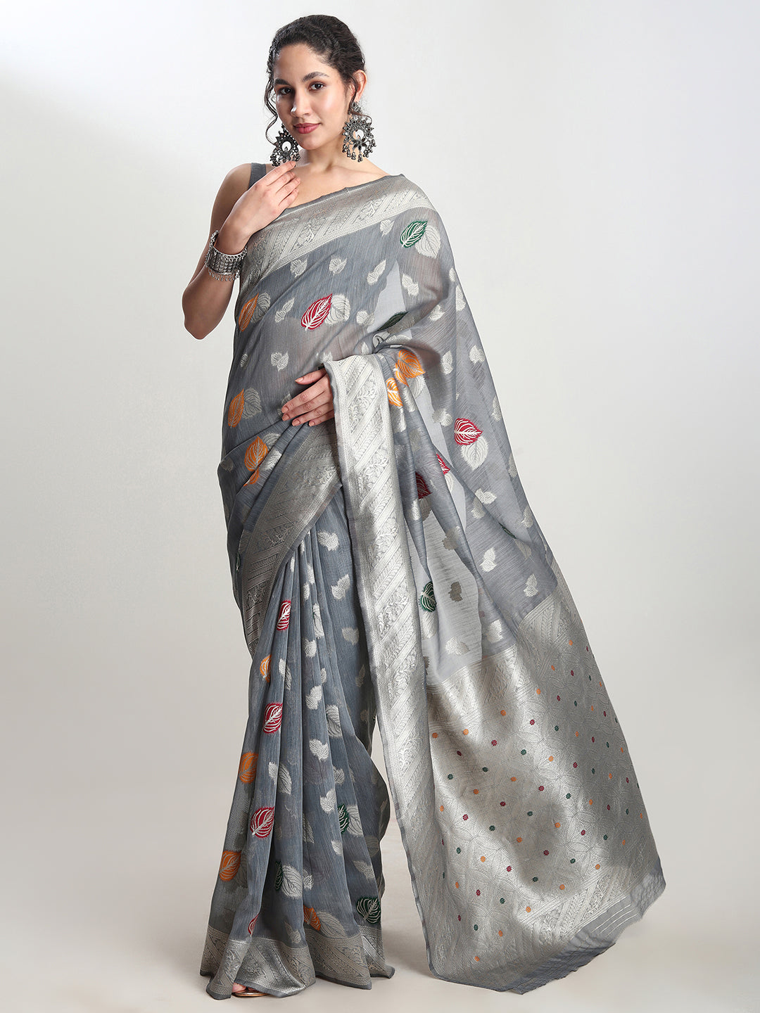 Janasya Grey Linen Blend Floral Jacquard Saree | Swadesiicart