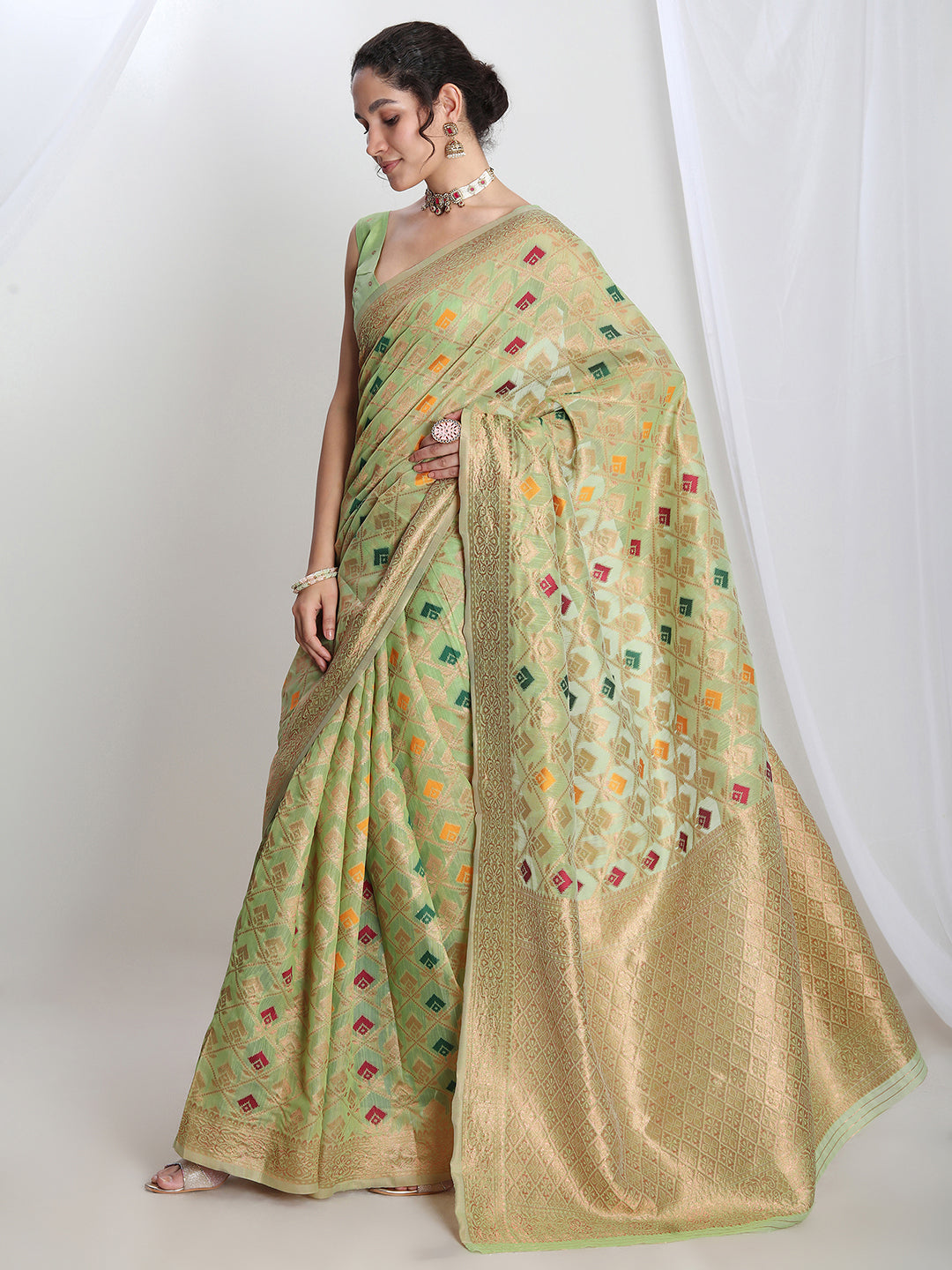 Janasya Green Linen Blend Geometric Jacquard Saree | Swadesiicart