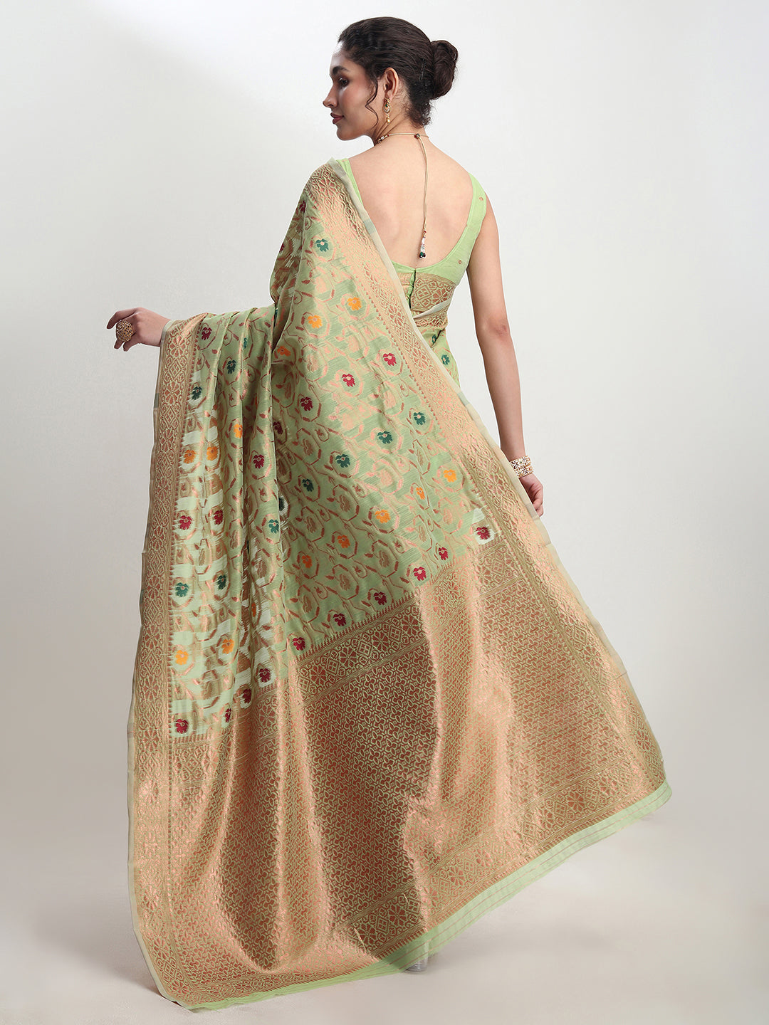 Janasya Light Green Linen Blend Floral Jacquard Saree | Swadesiicart
