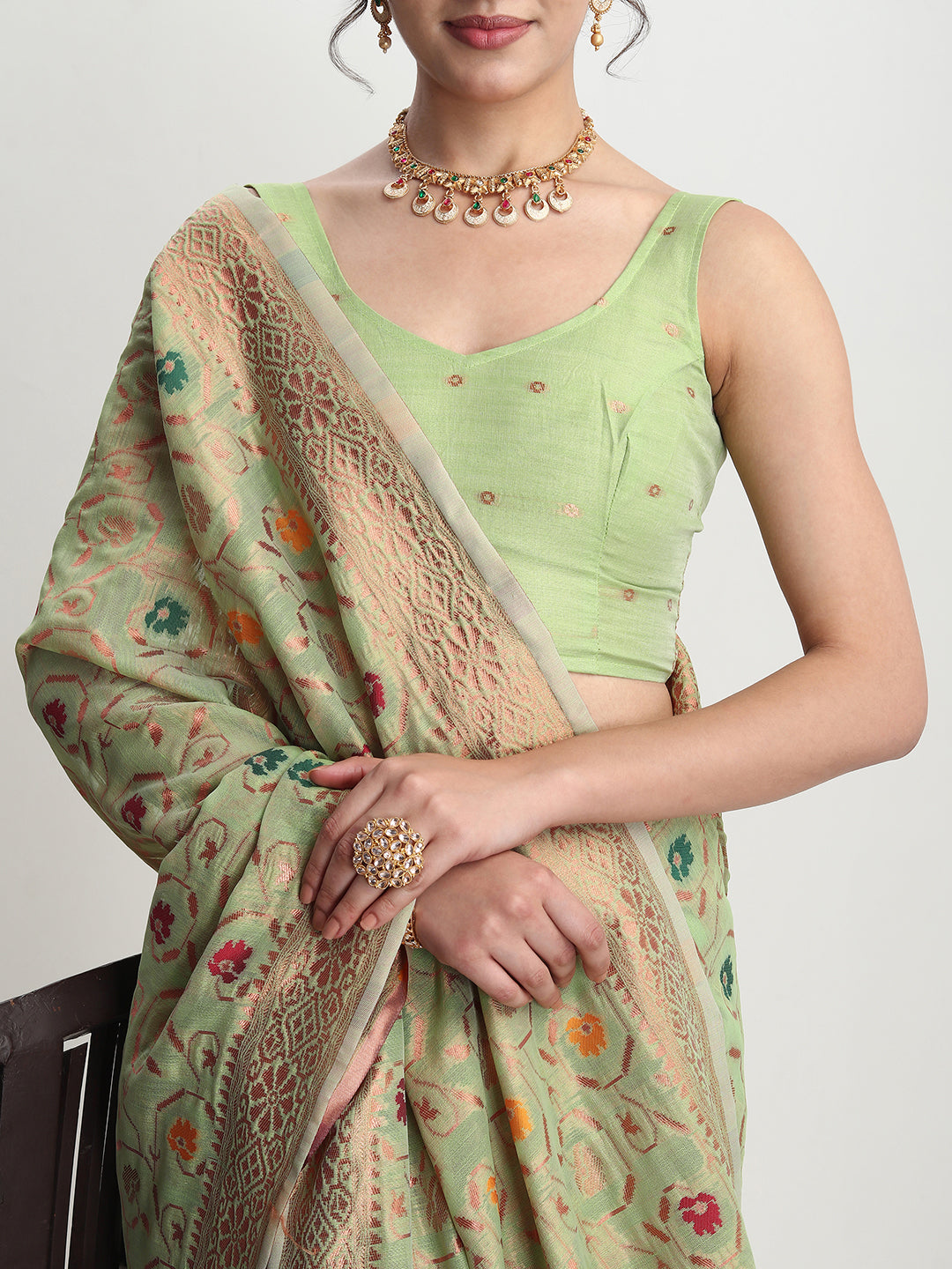 Janasya Light Green Linen Blend Floral Jacquard Saree | Swadesiicart