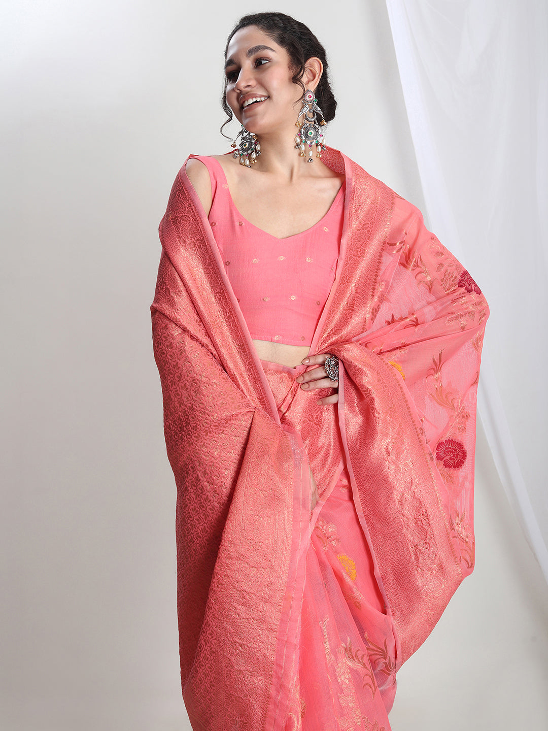 Janasya Peach Linen Blend Floral Jacquard Saree | Swadesiicart