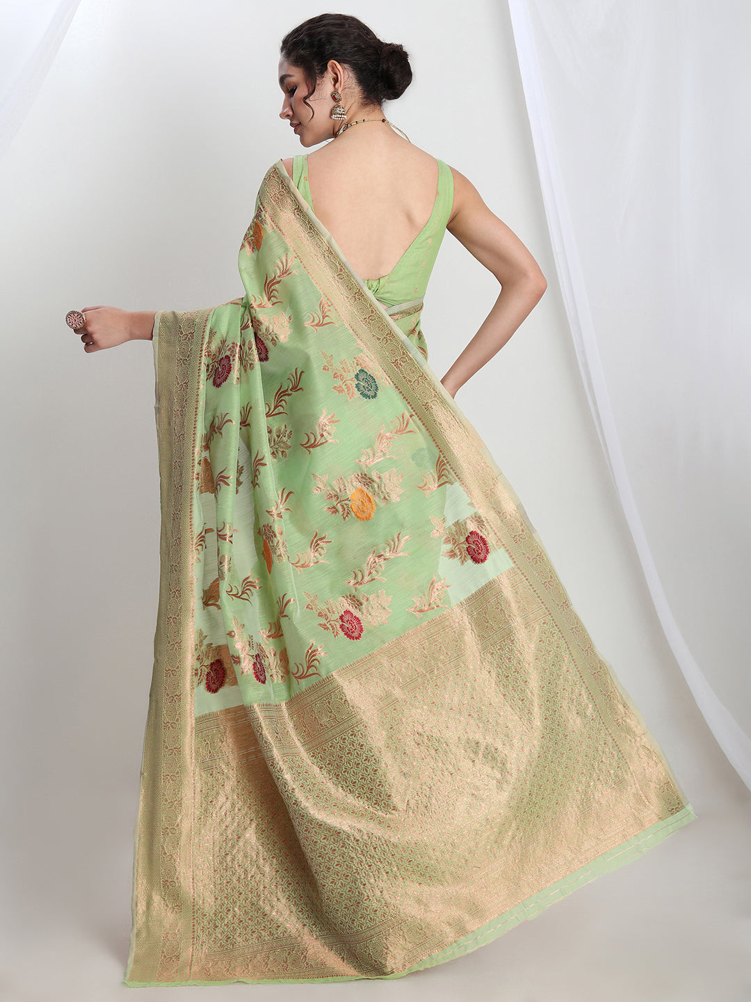 Janasya Light Green Linen Blend Floral Jacquard Saree | Swadesiicart