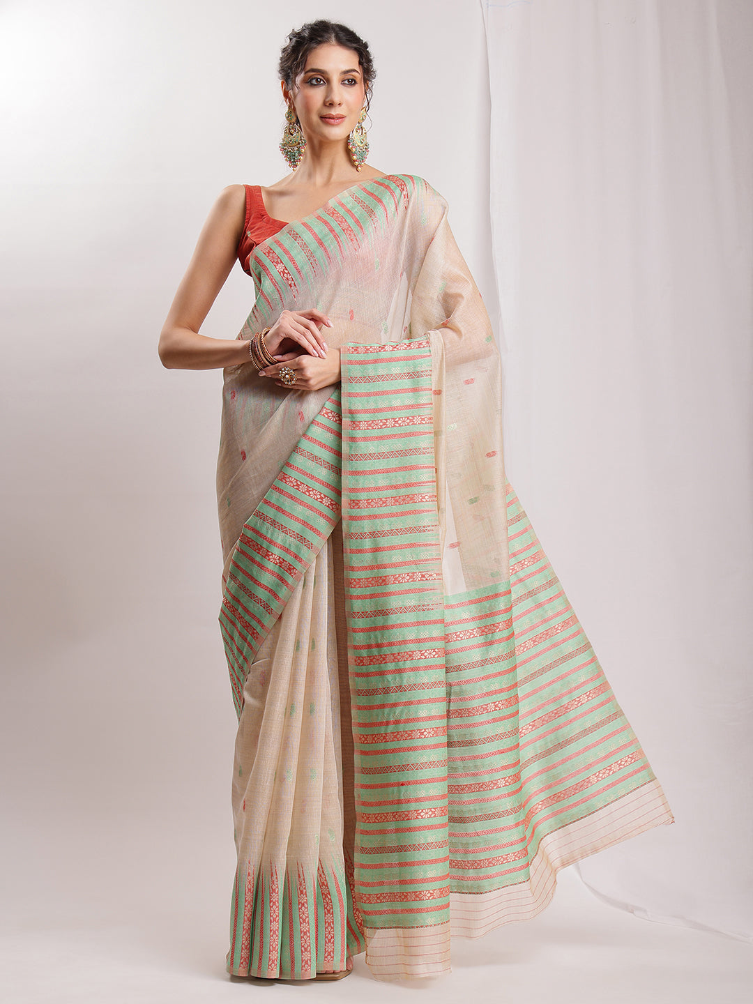 Janasya Beige Silk Blend Ikkat Jacquard Saree | Swadesiicart