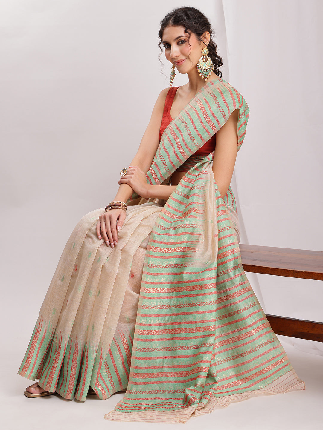 Janasya Beige Silk Blend Ikkat Jacquard Saree | Swadesiicart