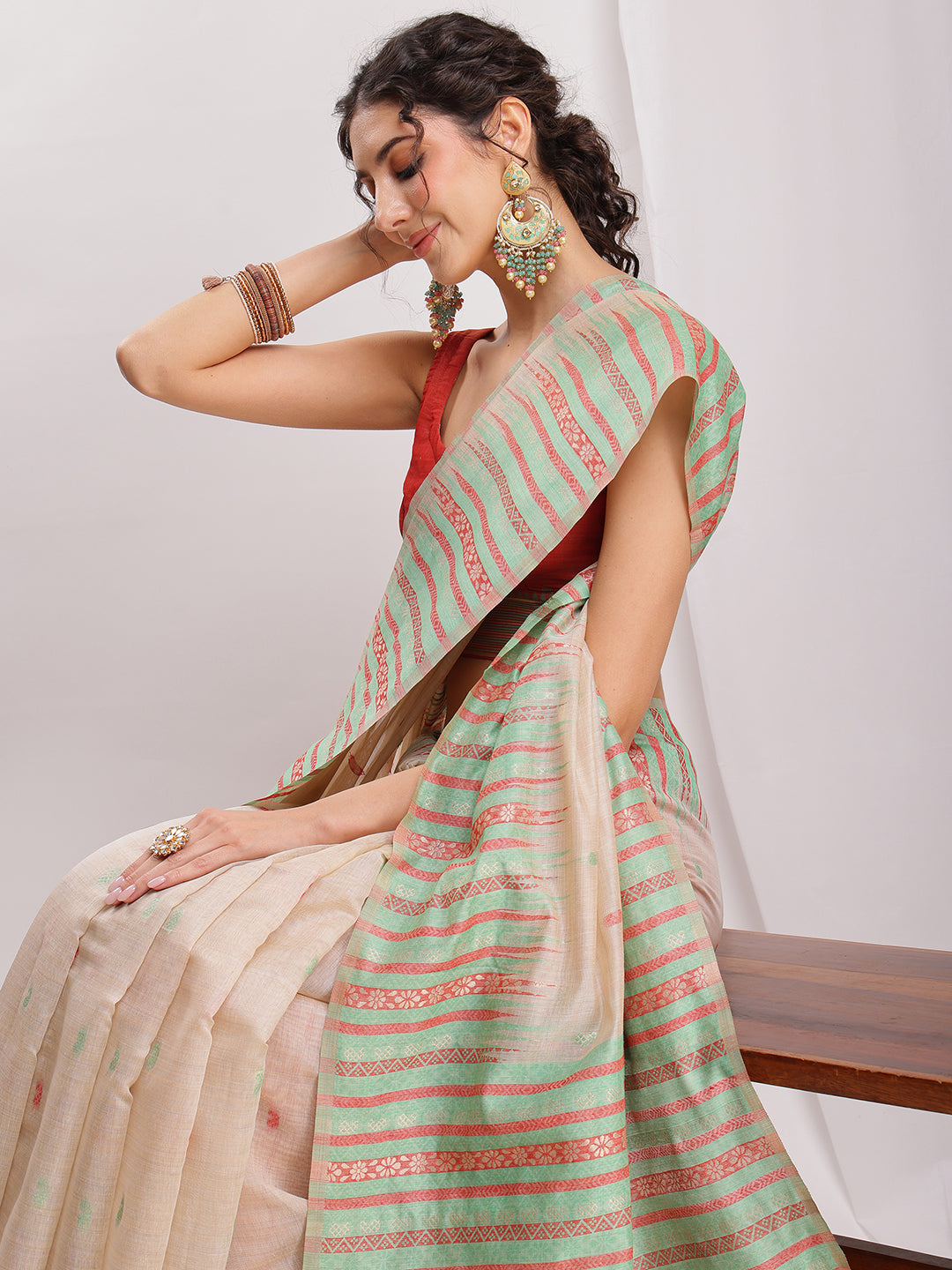 Janasya Beige Silk Blend Ikkat Jacquard Saree | Swadesiicart